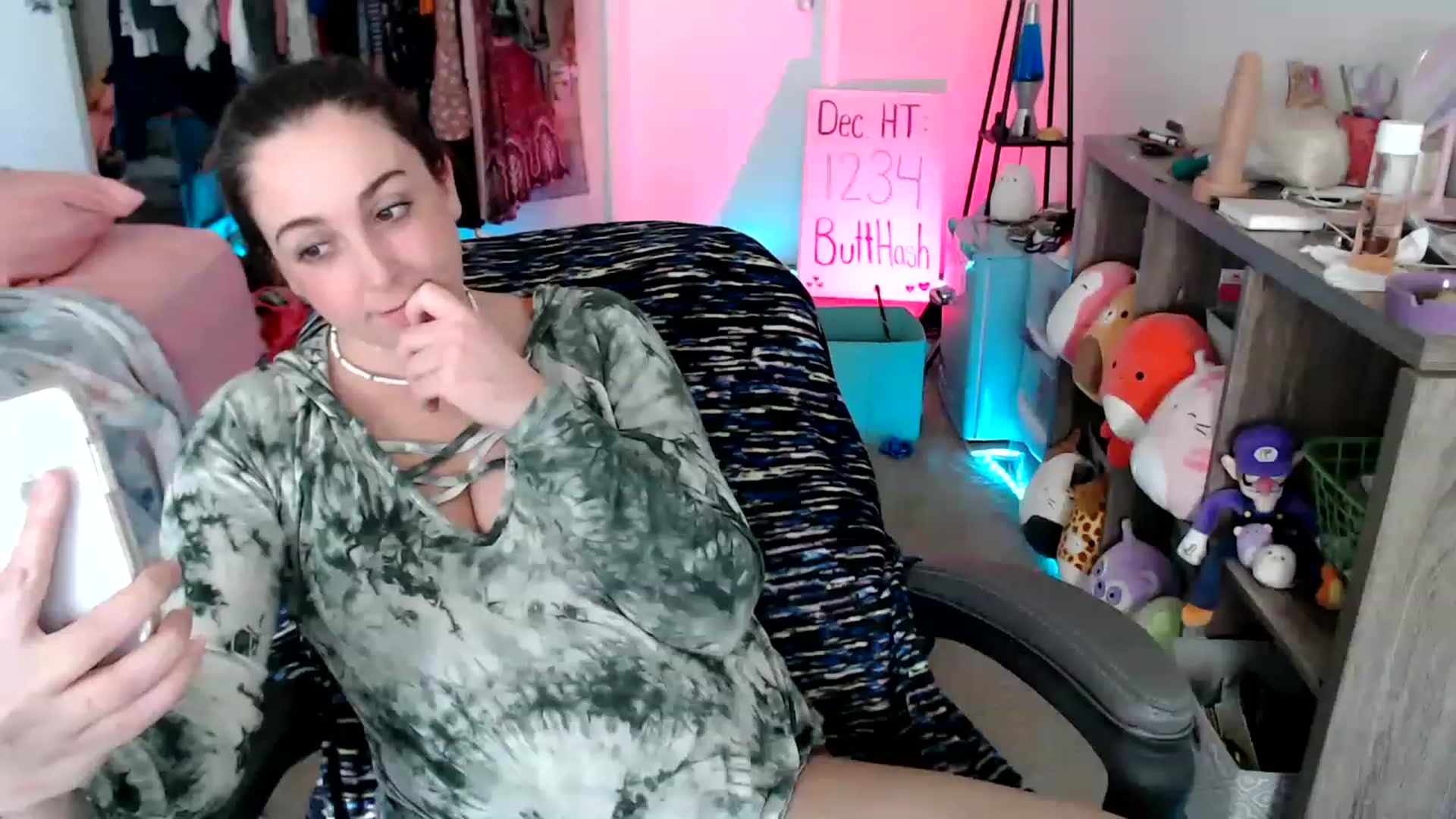 Gallery image thumbnail from Kittylacee's myfreecams stream on, 12/26/2022, 16:57 image 20 of 20
