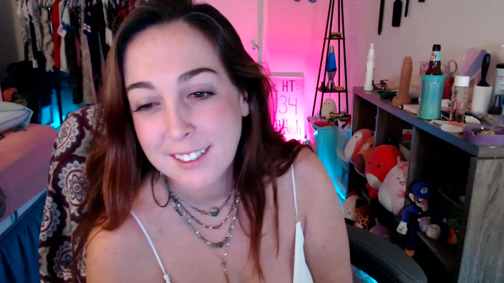 Gallery image thumbnail from Kittylacee's myfreecams stream on, 12/31/2022, 19:21 image 12 of 20