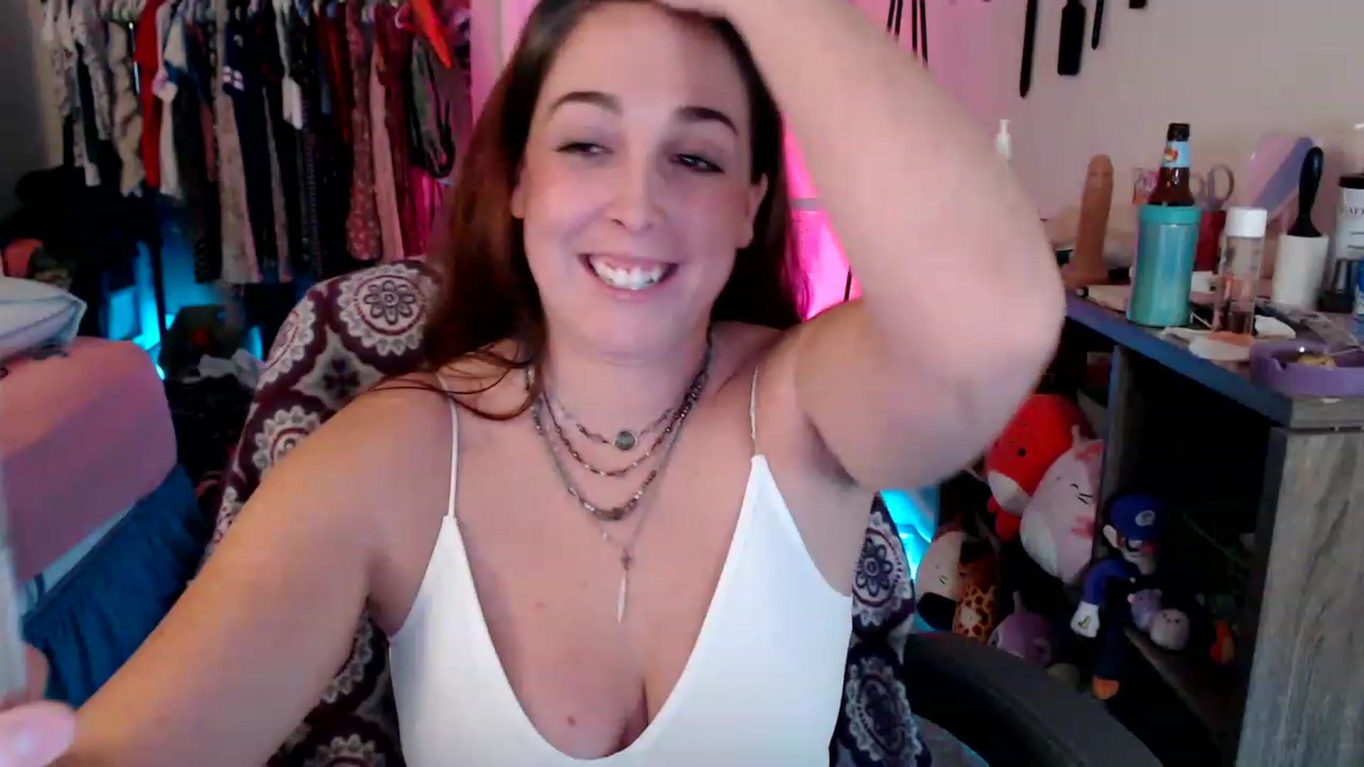 Gallery image thumbnail from Kittylacee's myfreecams stream on, 12/31/2022, 19:21 image 15 of 20