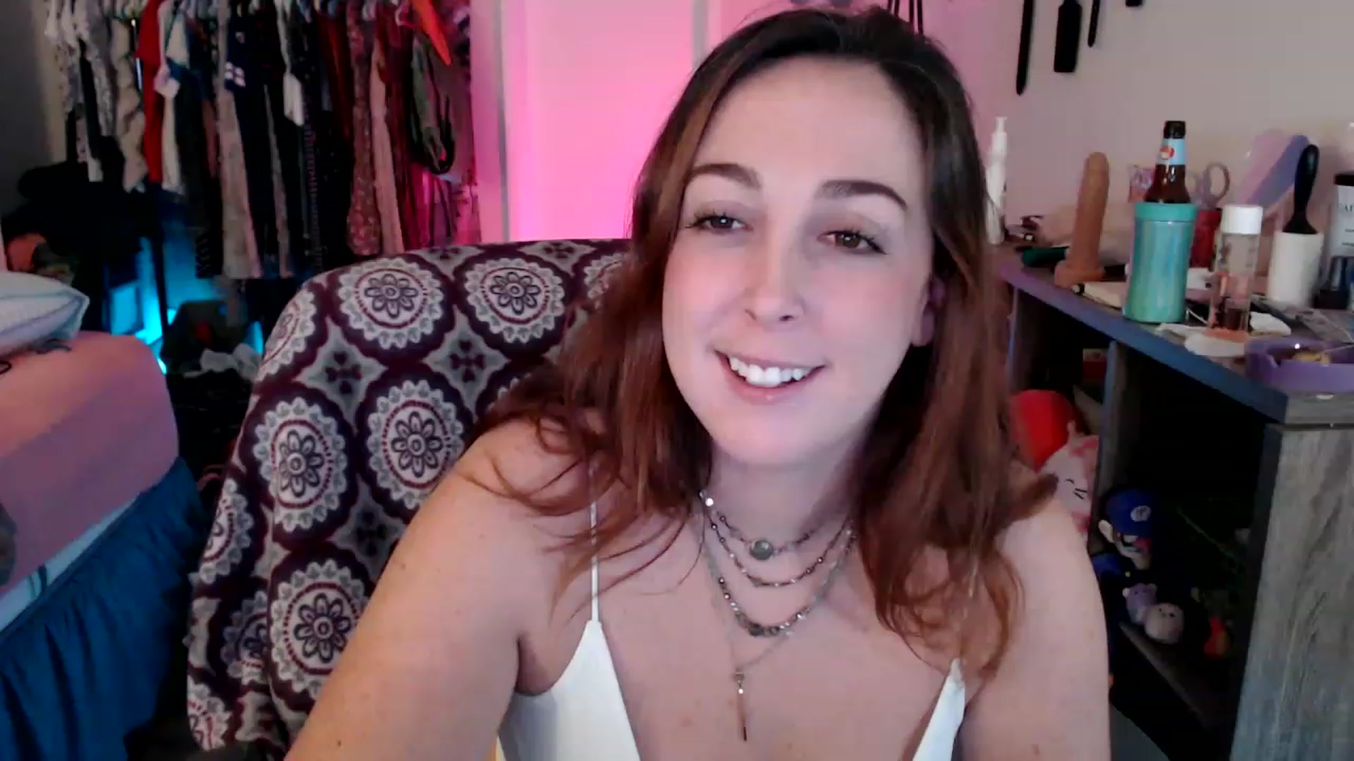 Gallery image thumbnail from Kittylacee's myfreecams stream on, 12/31/2022, 19:21 image 13 of 20