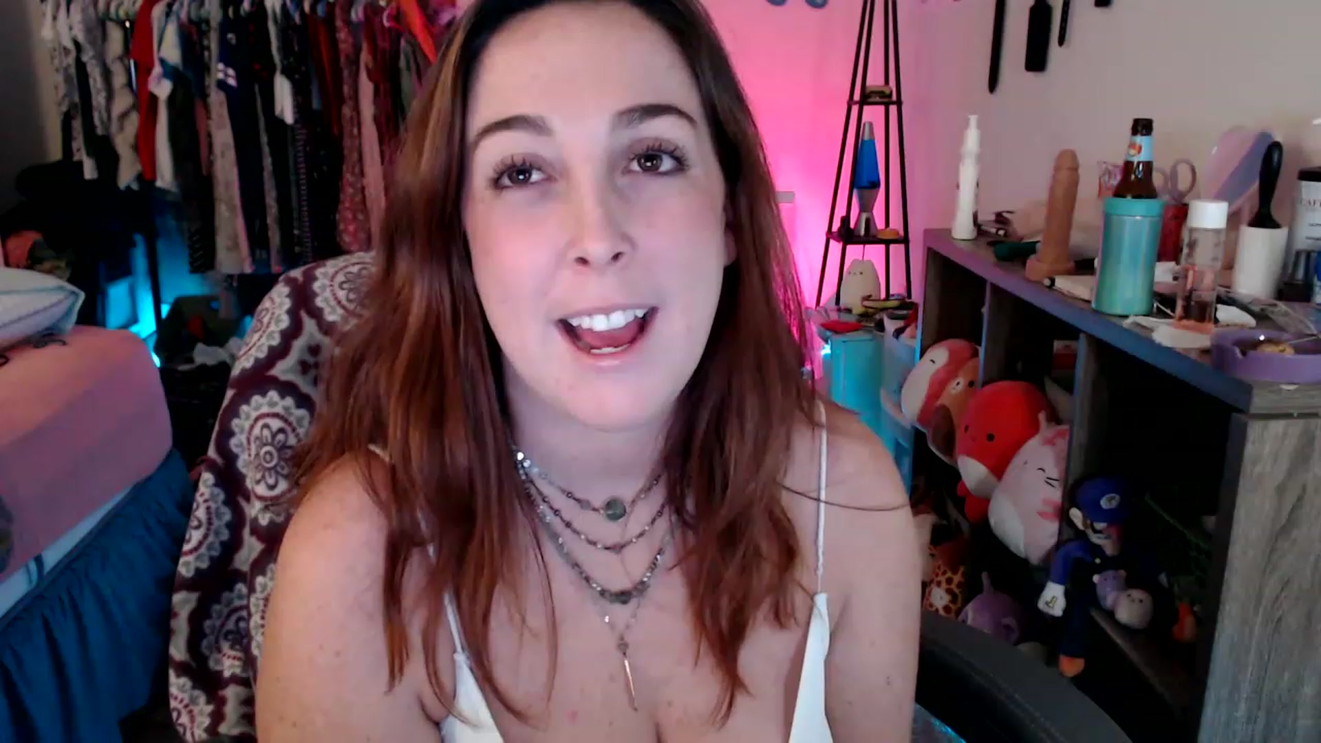 Gallery image thumbnail from Kittylacee's myfreecams stream on, 12/31/2022, 19:21 image 11 of 20