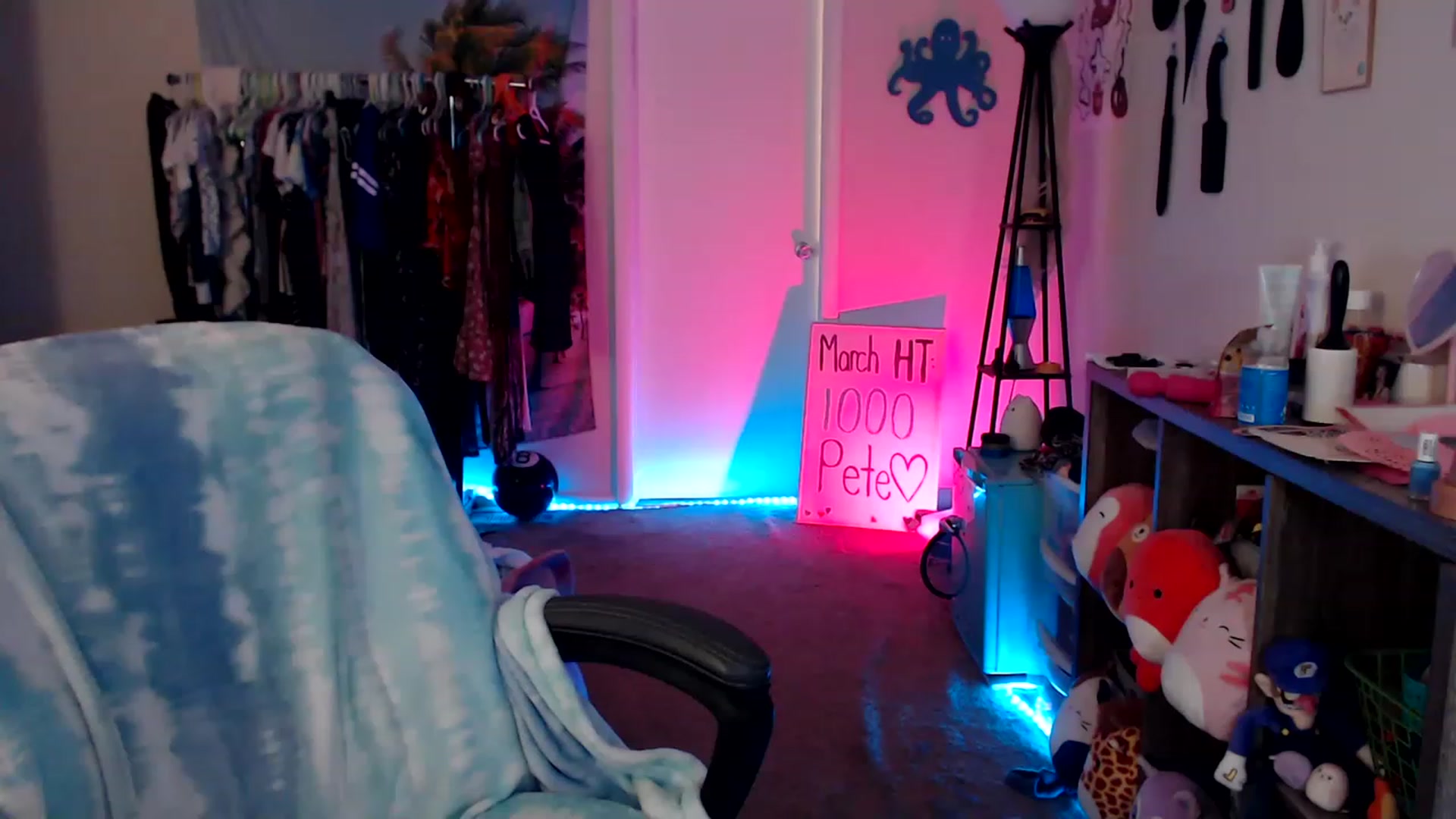 Gallery image thumbnail from Kittylacee's myfreecams stream on, 03/08/2023, 10:02 image 6 of 20