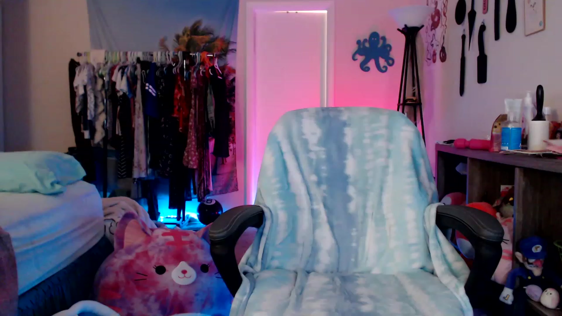 Gallery image thumbnail from Kittylacee's myfreecams stream on, 03/08/2023, 10:02 image 18 of 20
