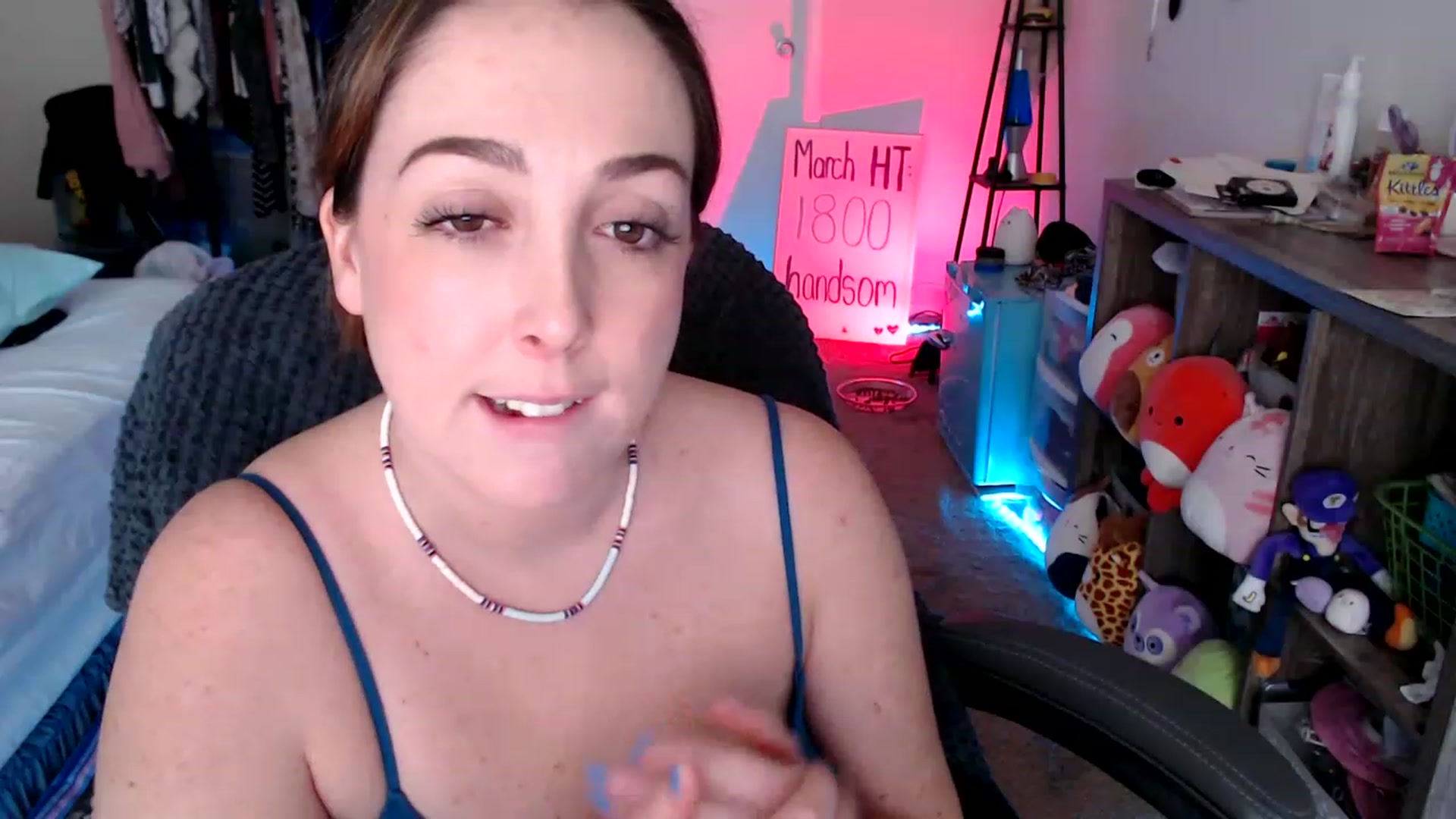 Gallery image thumbnail from Kittylacee's myfreecams stream on, 03/14/2023, 16:01 image 16 of 20