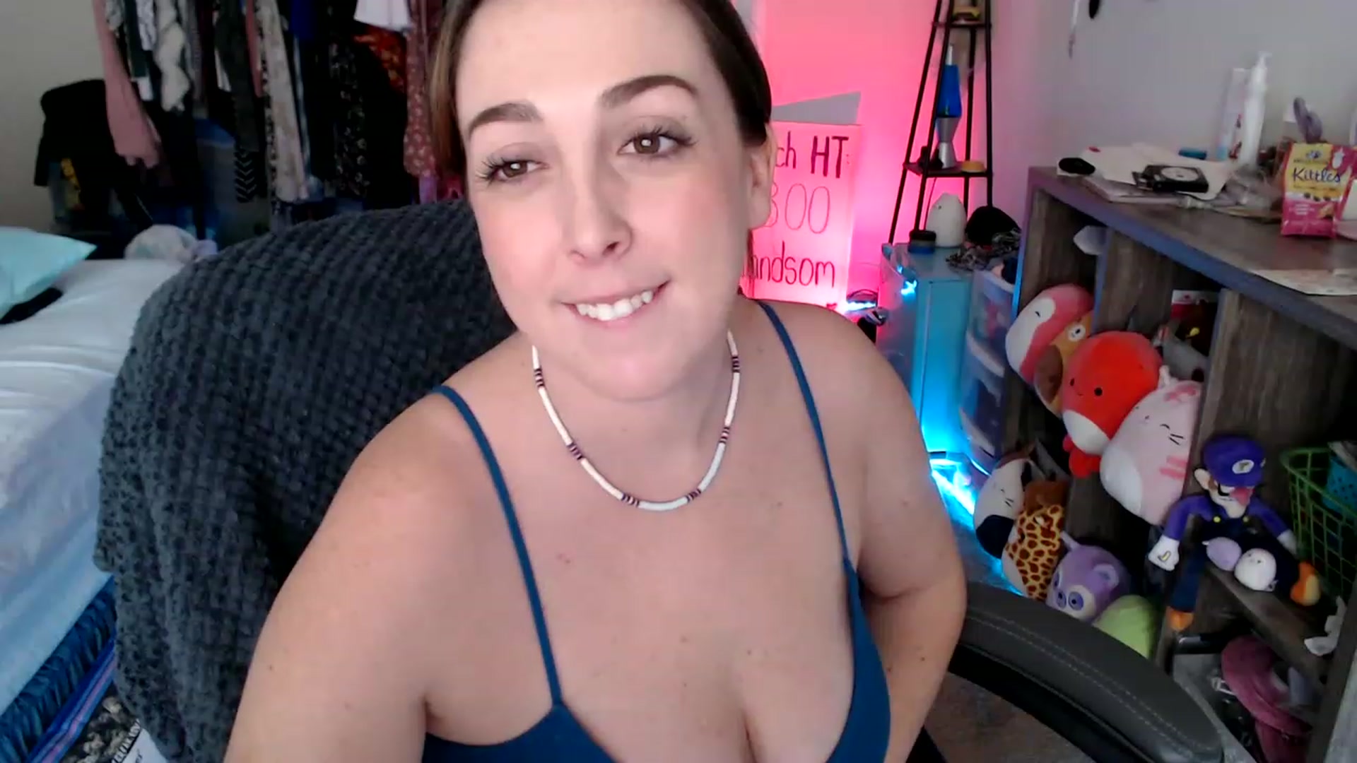 Gallery image thumbnail from Kittylacee's myfreecams stream on, 03/14/2023, 16:01 image 19 of 20