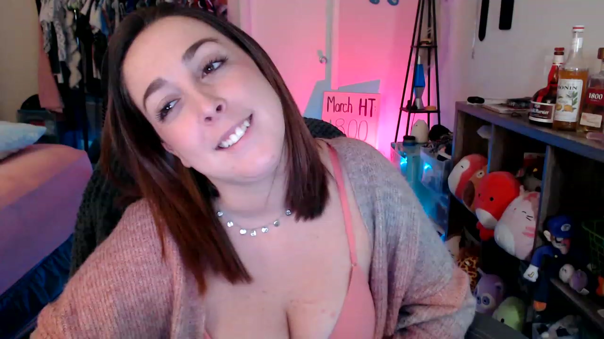 Gallery image thumbnail from Kittylacee's myfreecams stream on, 03/19/2023, 08:52 image 17 of 20