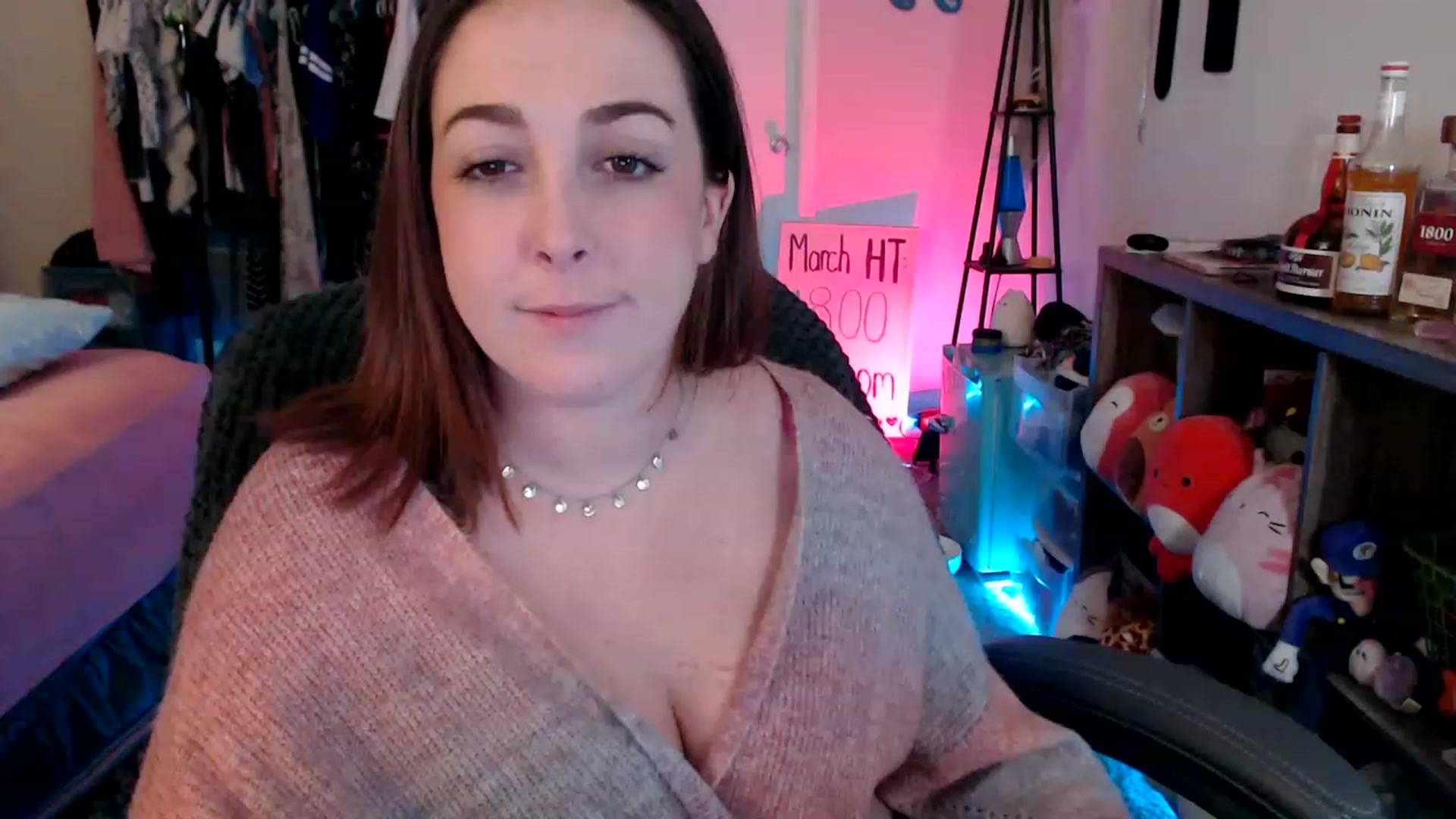 Gallery image thumbnail from Kittylacee's myfreecams stream on, 03/19/2023, 08:52 image 6 of 20
