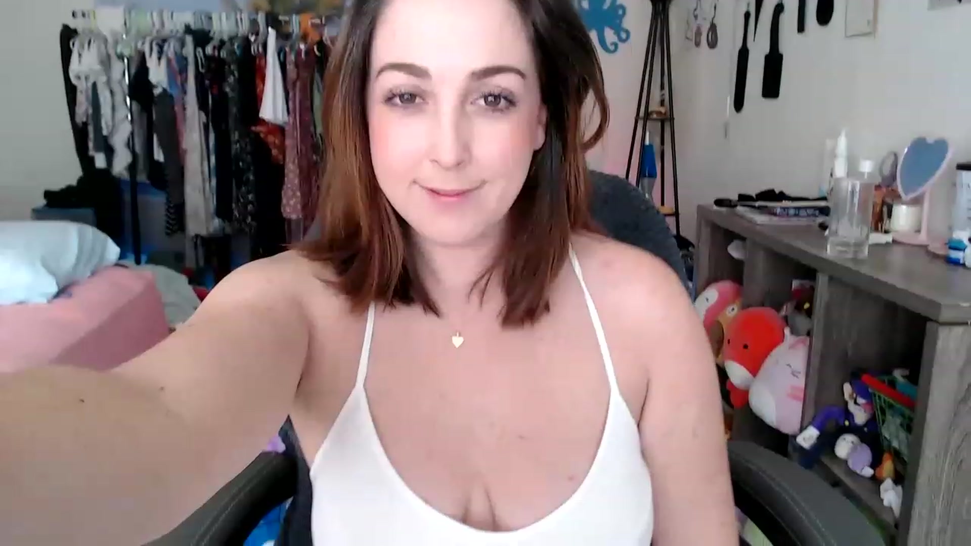 Gallery image thumbnail from Kittylacee's myfreecams stream on, 03/22/2023, 16:47 image 19 of 20