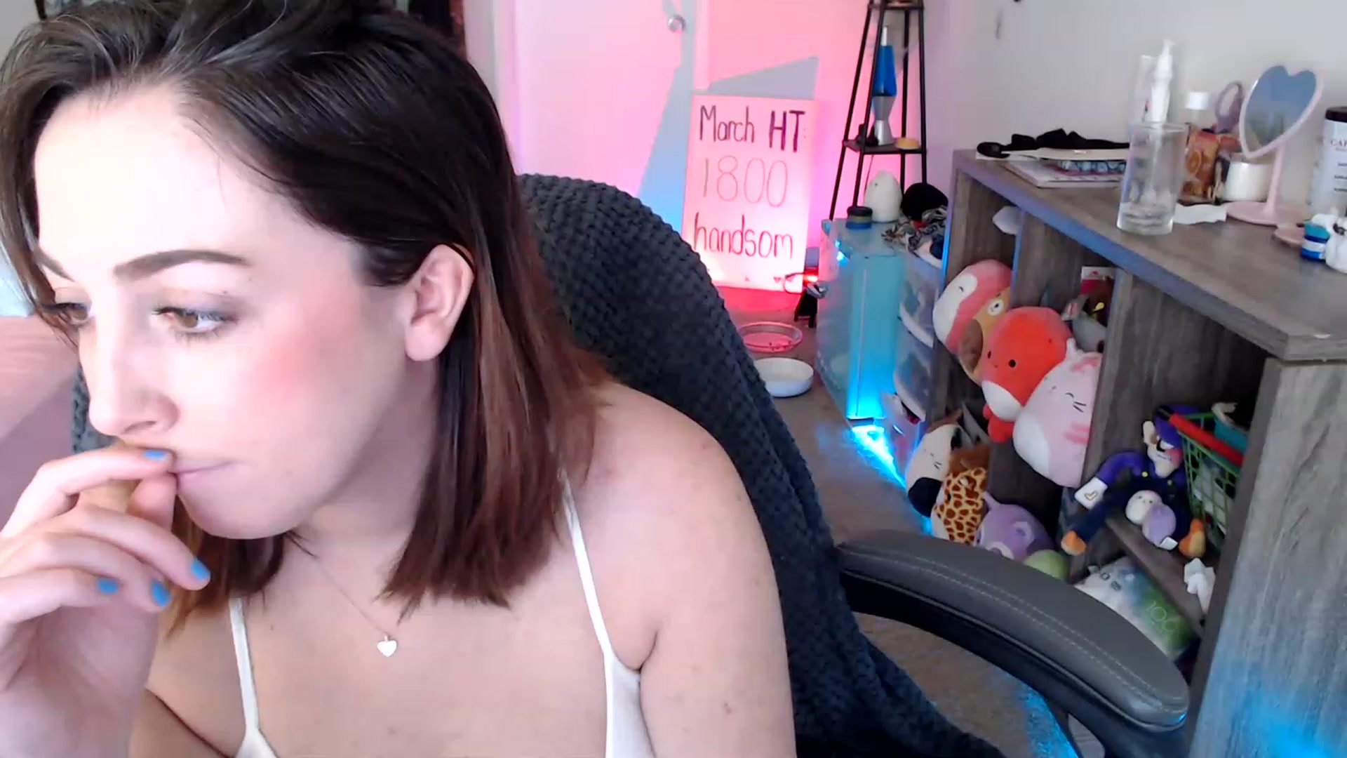 Gallery image thumbnail from Kittylacee's myfreecams stream on, 03/22/2023, 16:47 image 2 of 20