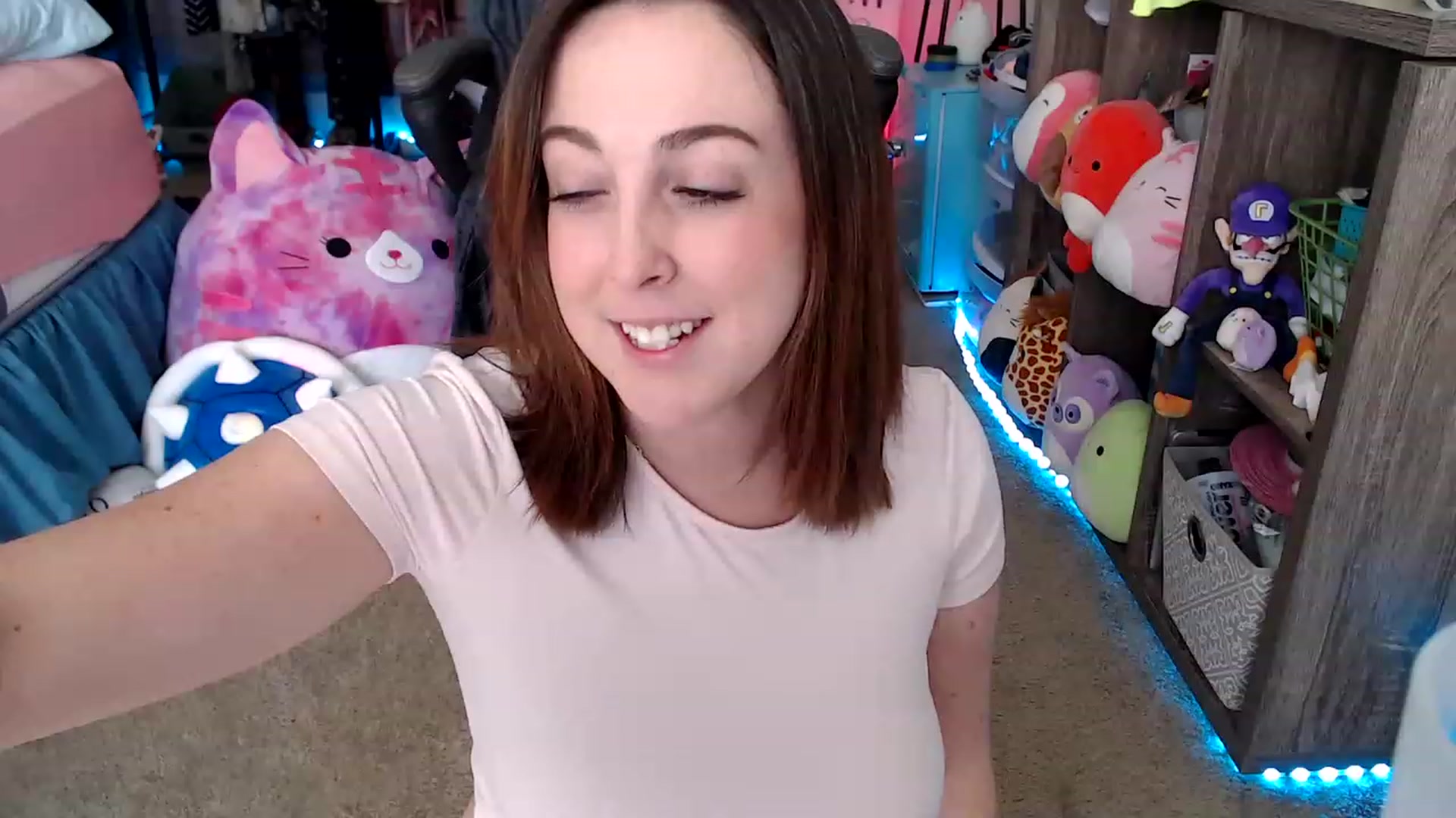 Gallery image thumbnail from Kittylacee's myfreecams stream on, 03/26/2023, 15:49 image 15 of 20