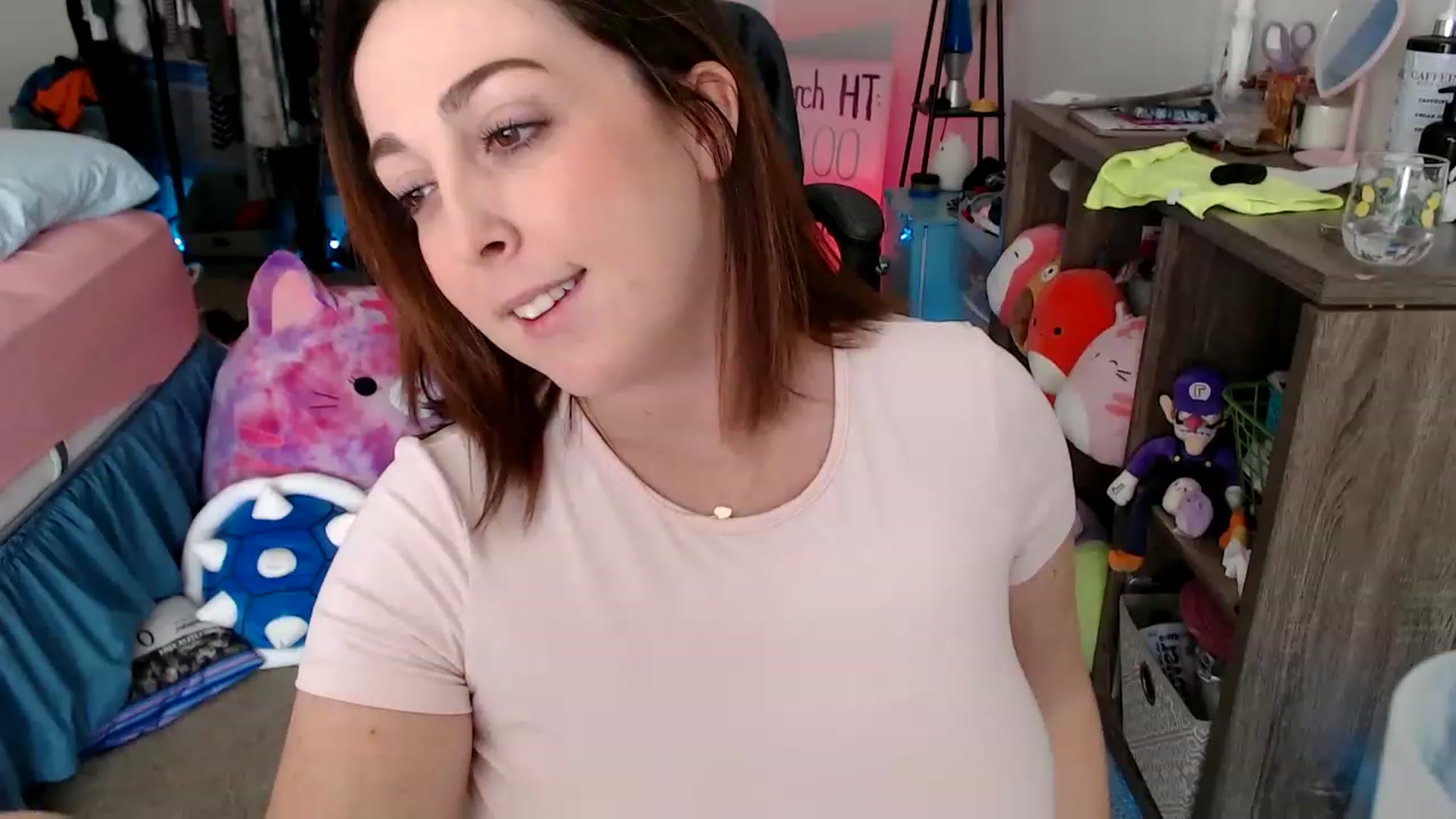 Gallery image thumbnail from Kittylacee's myfreecams stream on, 03/26/2023, 15:49 image 16 of 20