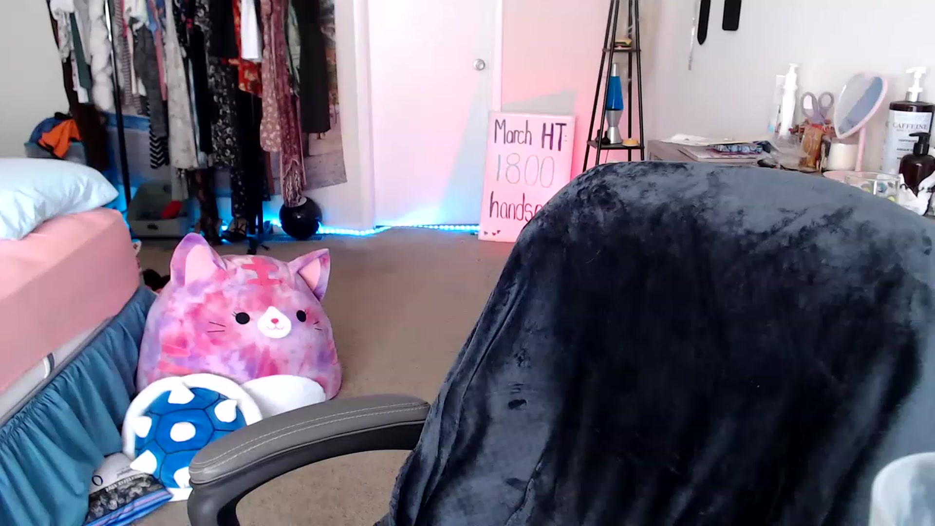 Gallery image thumbnail from Kittylacee's myfreecams stream on, 03/26/2023, 15:49 image 8 of 20