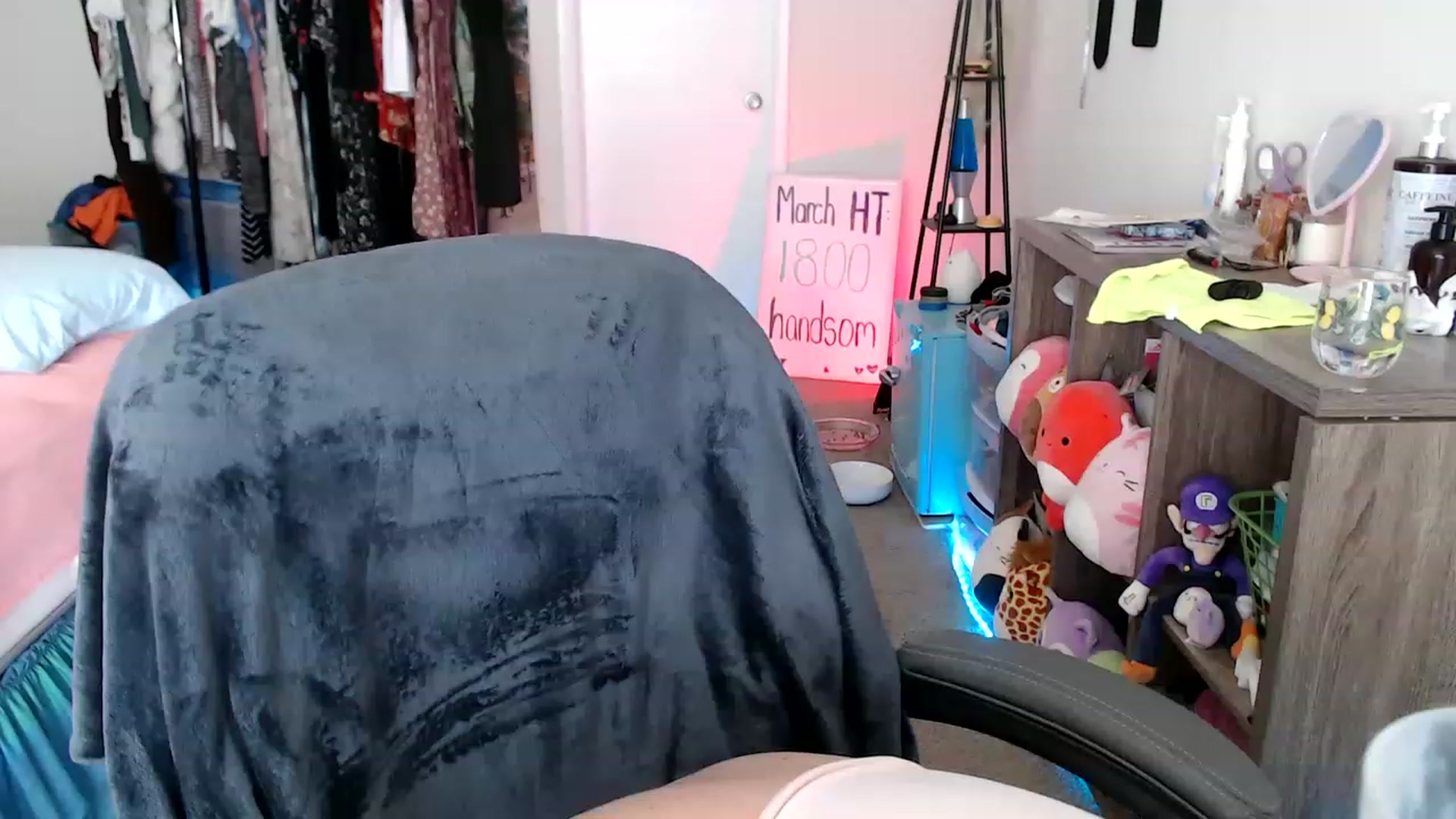 Gallery image thumbnail from Kittylacee's myfreecams stream on, 03/26/2023, 15:49 image 11 of 20