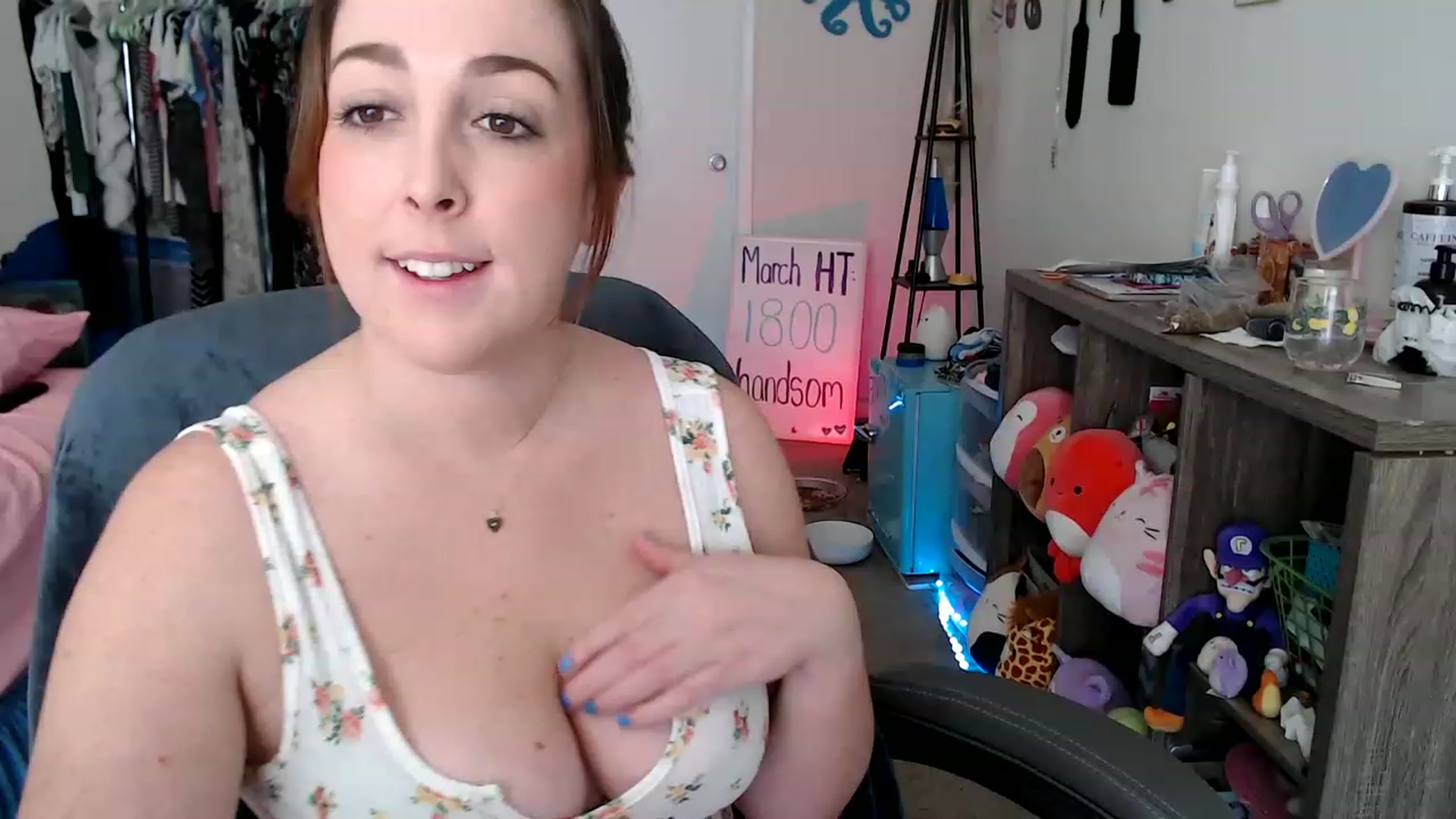 Gallery image thumbnail from Kittylacee's myfreecams stream on, 03/27/2023, 15:38 image 19 of 20