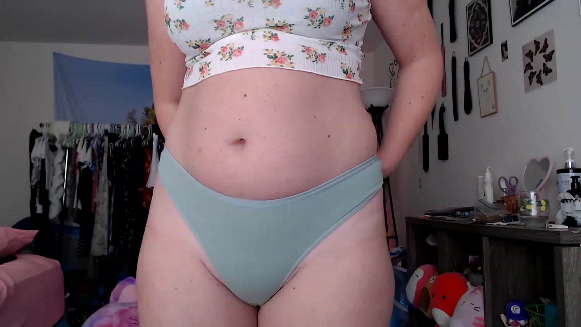 Gallery image thumbnail from Kittylacee's myfreecams stream on, 03/27/2023, 15:38 image 12 of 20