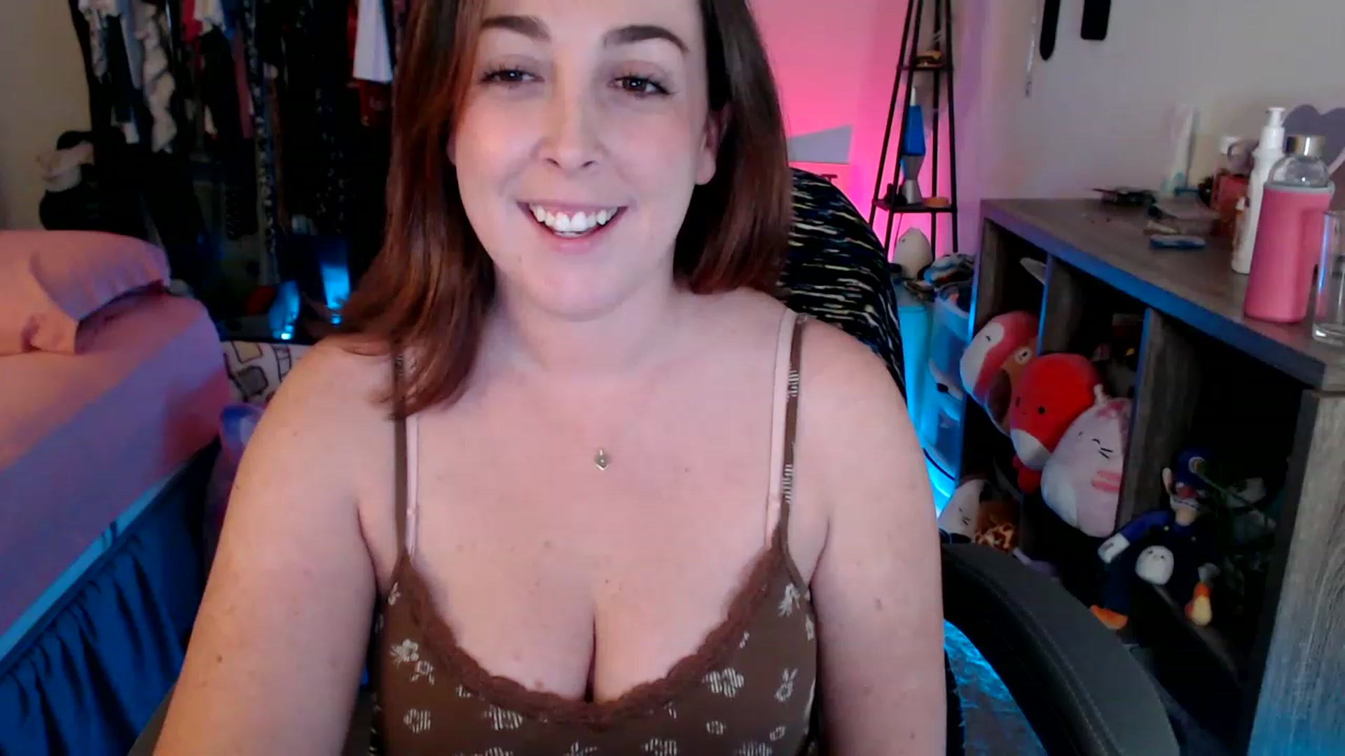 Gallery image thumbnail from Kittylacee's myfreecams stream on, 04/17/2023, 07:46 image 9 of 20