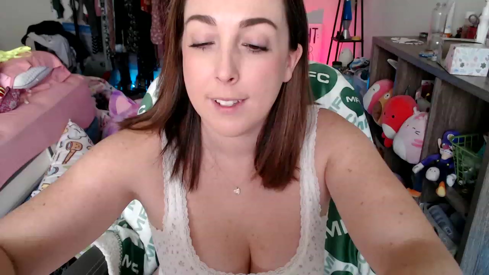 Gallery image thumbnail from Kittylacee's myfreecams stream on, 04/24/2023, 18:42 image 20 of 20