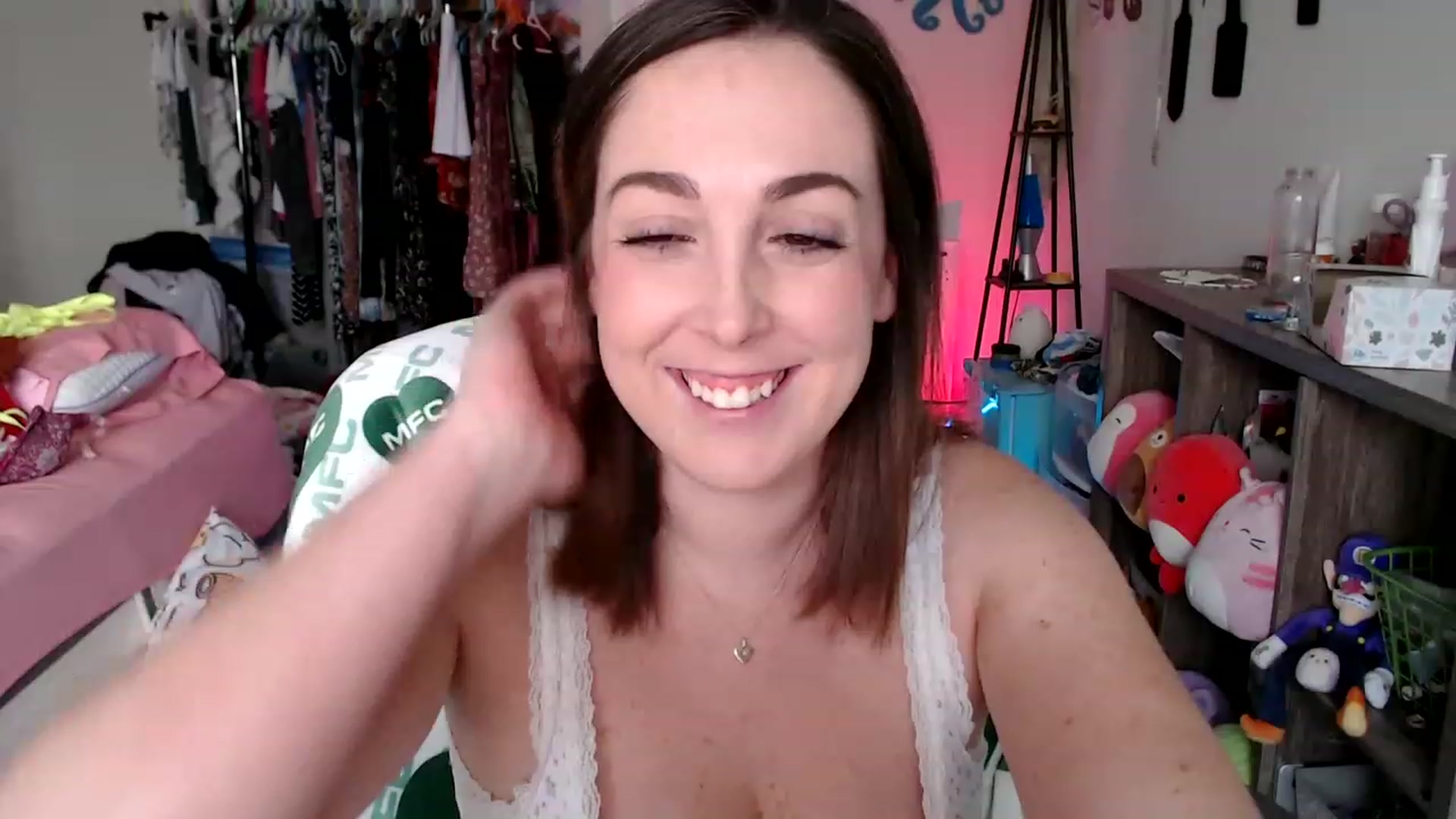 Gallery image thumbnail from Kittylacee's myfreecams stream on, 04/24/2023, 18:42 image 5 of 20
