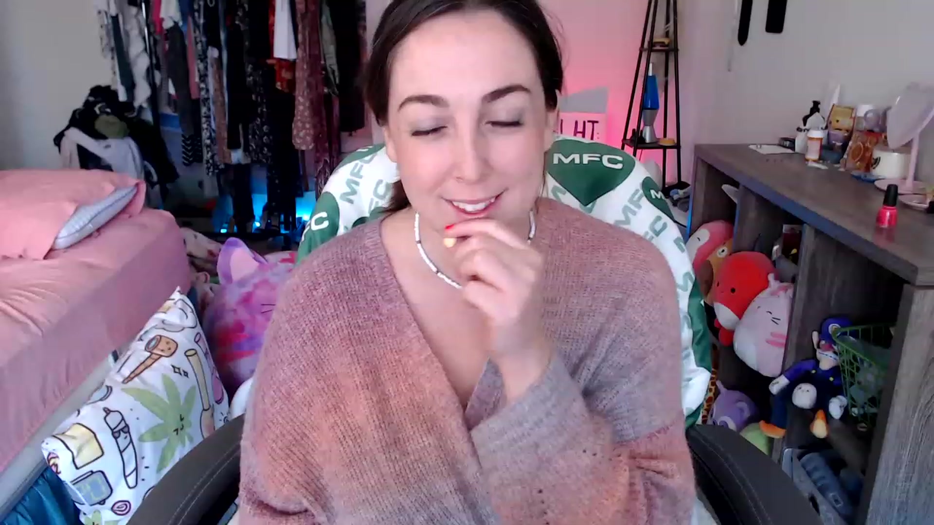Gallery image thumbnail from Kittylacee's myfreecams stream on, 04/26/2023, 12:58 image 20 of 20
