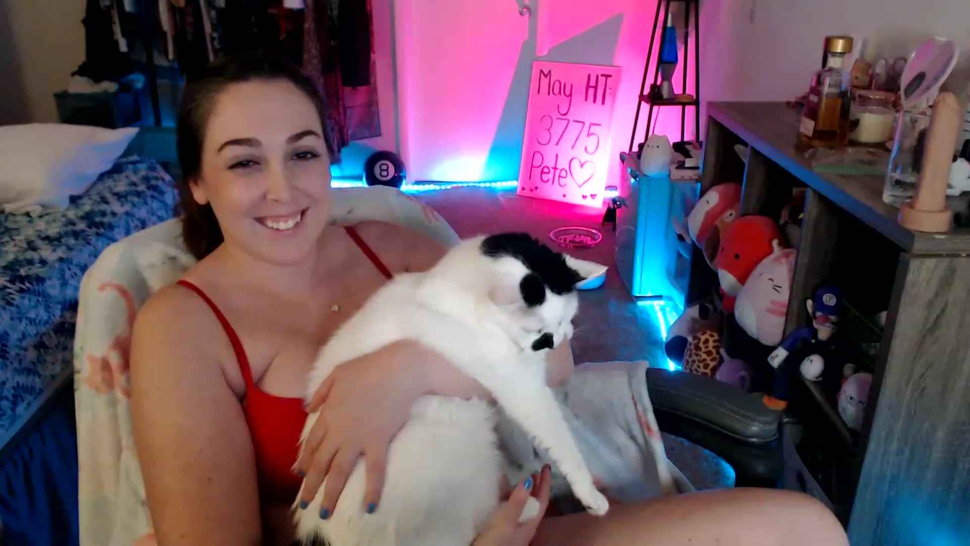 Gallery image thumbnail from Kittylacee's myfreecams stream on, 06/01/2023, 07:03 image 17 of 20