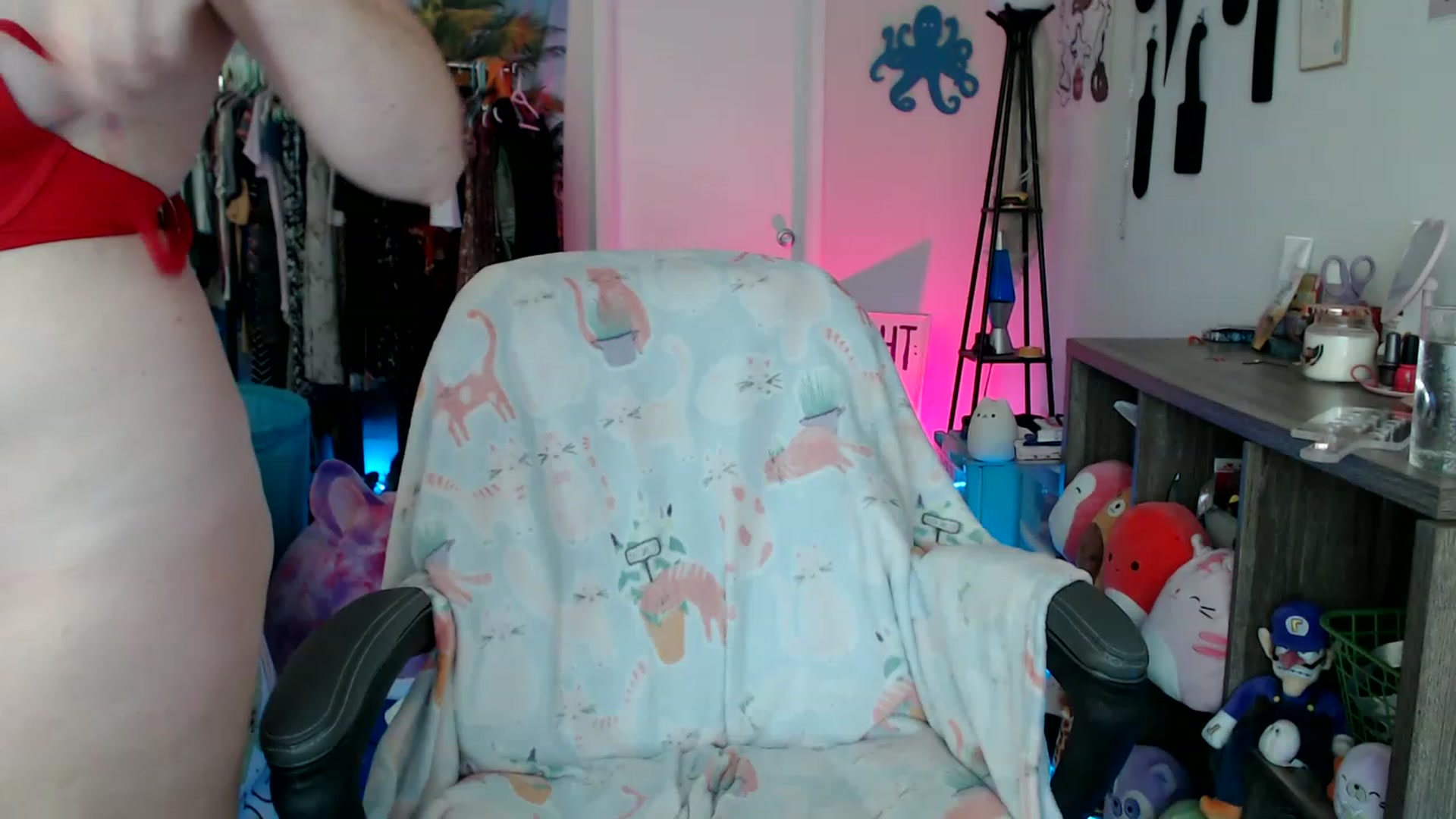 Gallery image thumbnail from Kittylacee's myfreecams stream on, 06/01/2023, 20:24 image 13 of 20