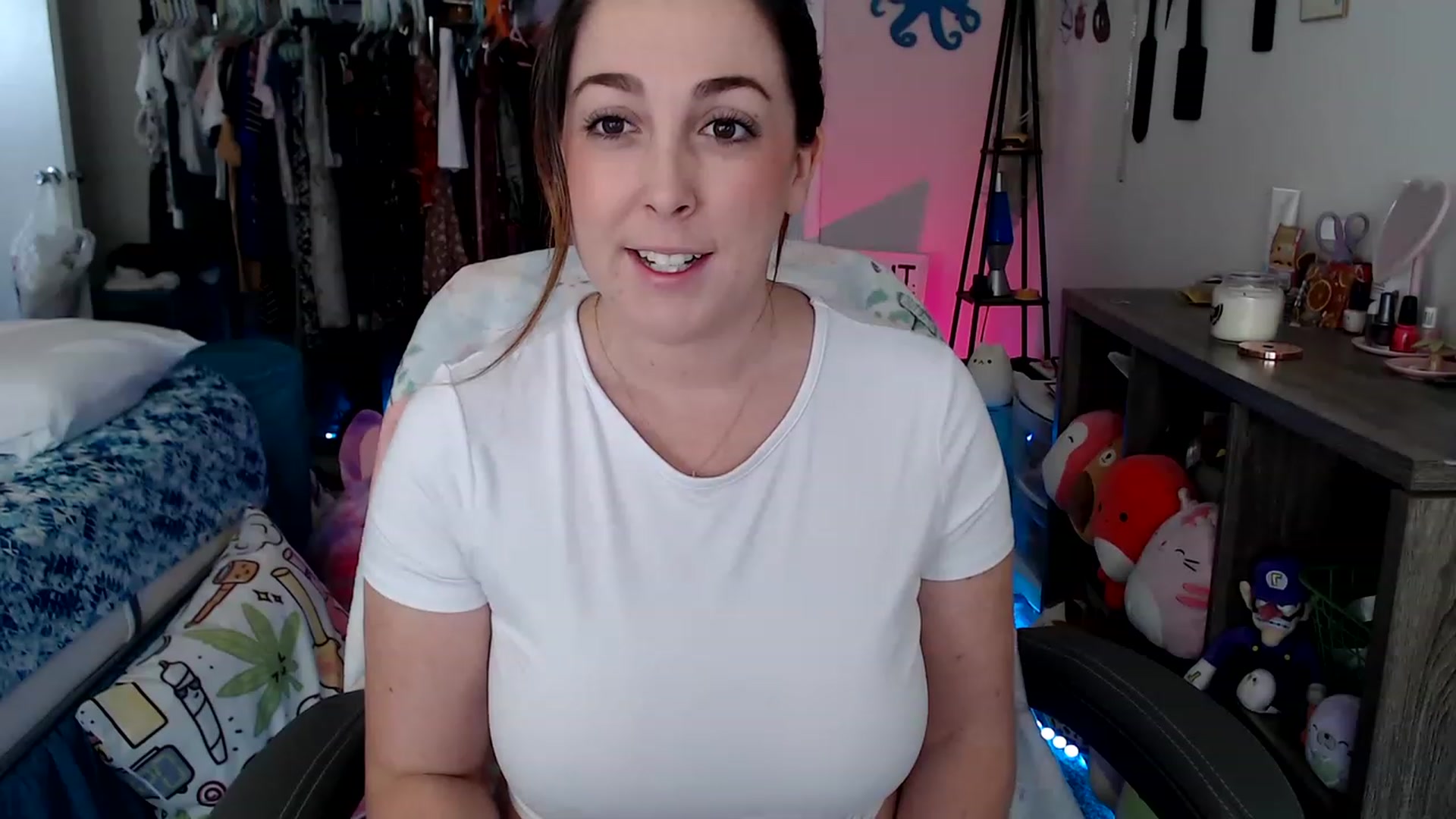 Gallery image thumbnail from Kittylacee's myfreecams stream on, 06/04/2023, 12:37 image 15 of 20