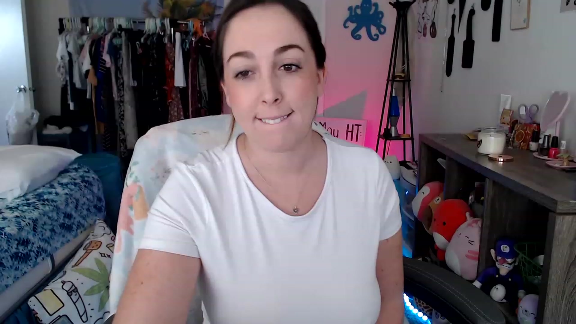 Gallery image thumbnail from Kittylacee's myfreecams stream on, 06/04/2023, 12:37 image 12 of 20