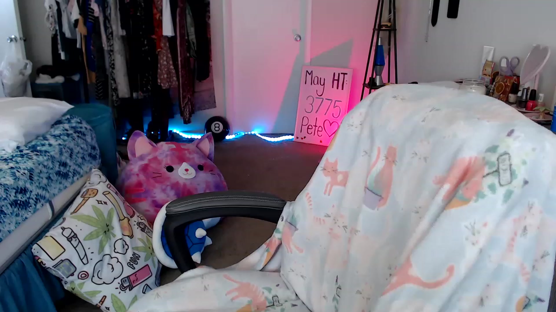 Gallery image thumbnail from Kittylacee's myfreecams stream on, 06/04/2023, 13:47 image 14 of 20