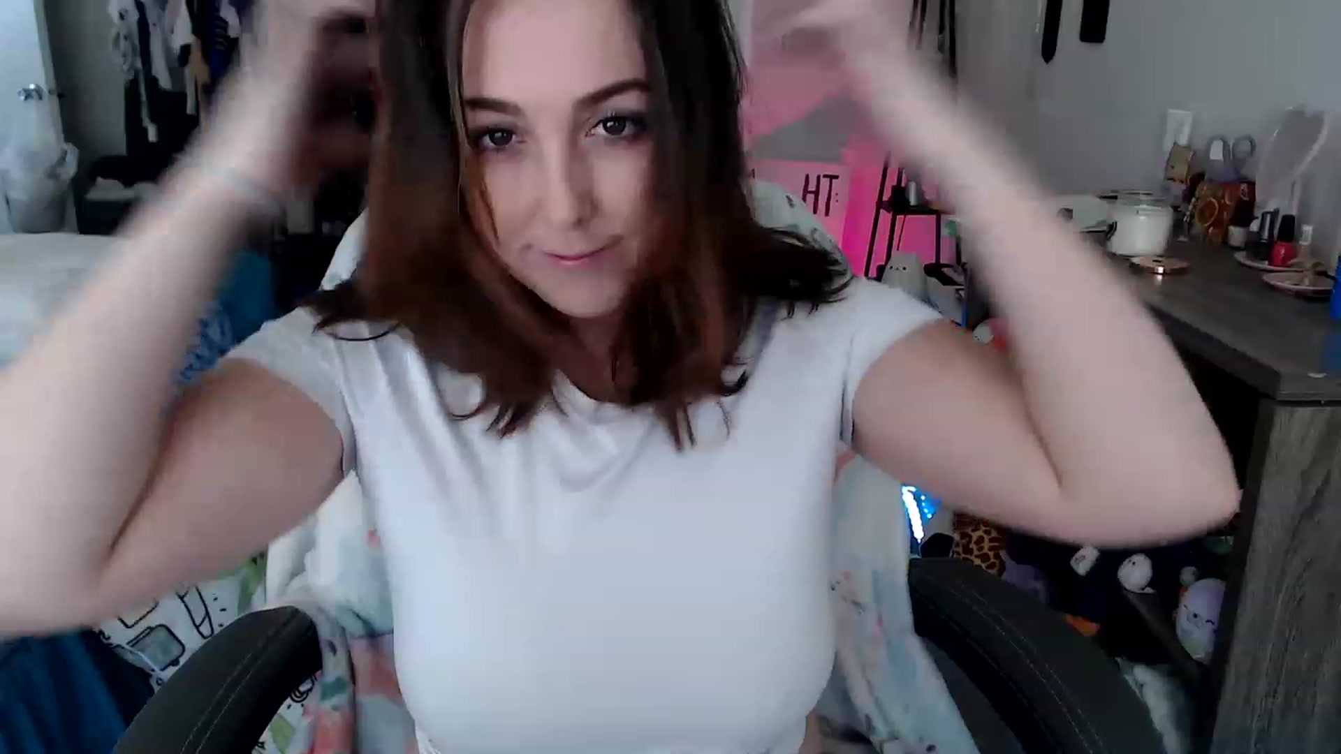 Gallery image thumbnail from Kittylacee's myfreecams stream on, 06/04/2023, 13:47 image 12 of 20