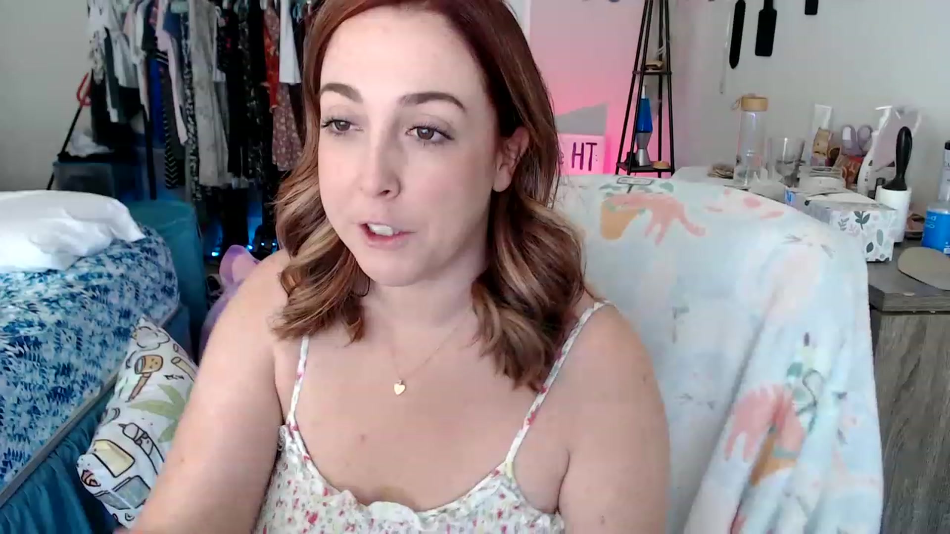 Gallery image thumbnail from Kittylacee's myfreecams stream on, 06/10/2023, 13:43 image 12 of 20