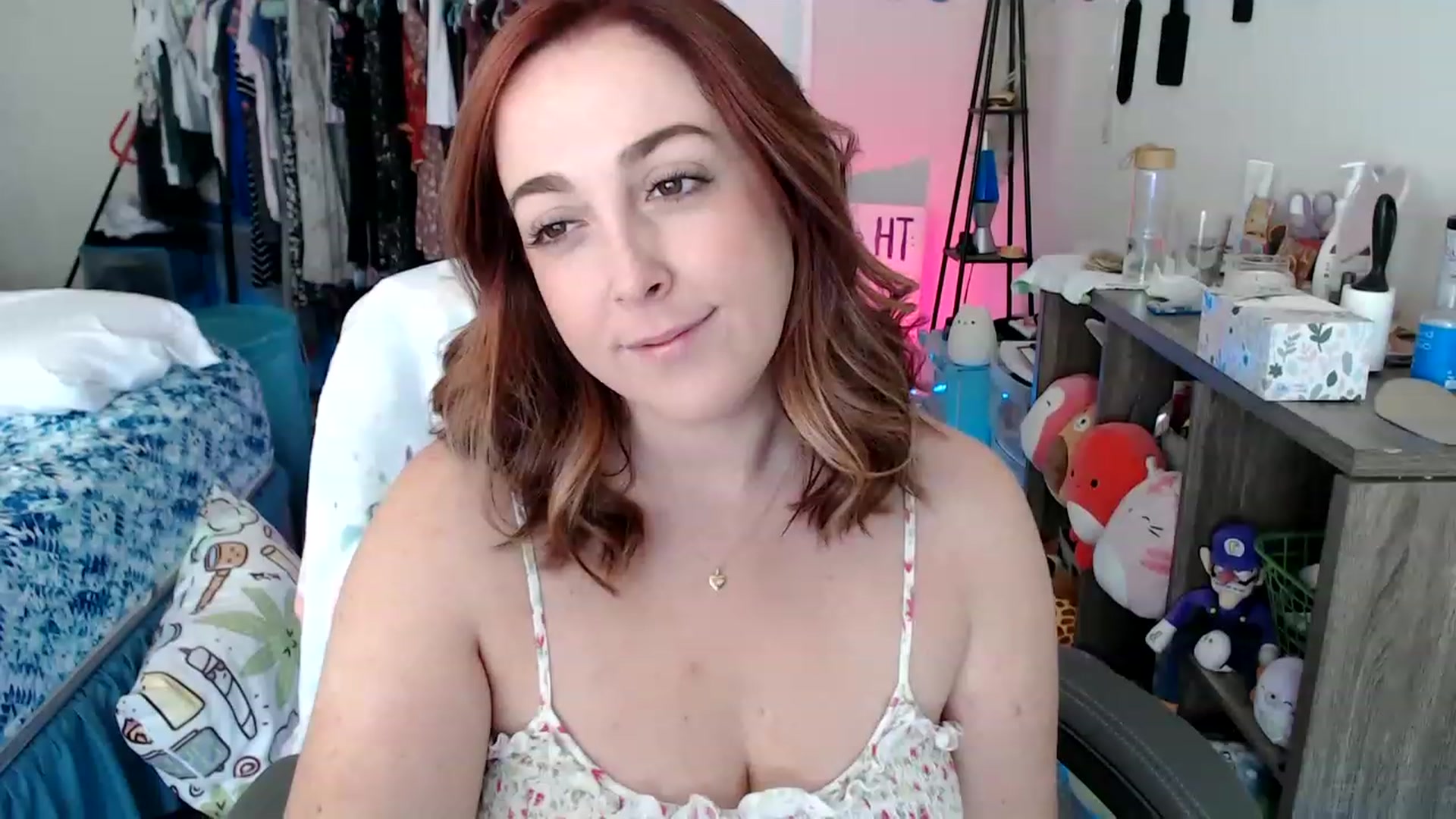Gallery image thumbnail from Kittylacee's myfreecams stream on, 06/10/2023, 13:43 image 5 of 20