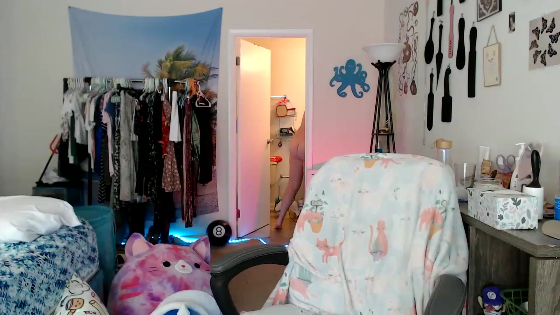 Gallery image thumbnail from Kittylacee's myfreecams stream on, 06/10/2023, 13:43 image 15 of 20