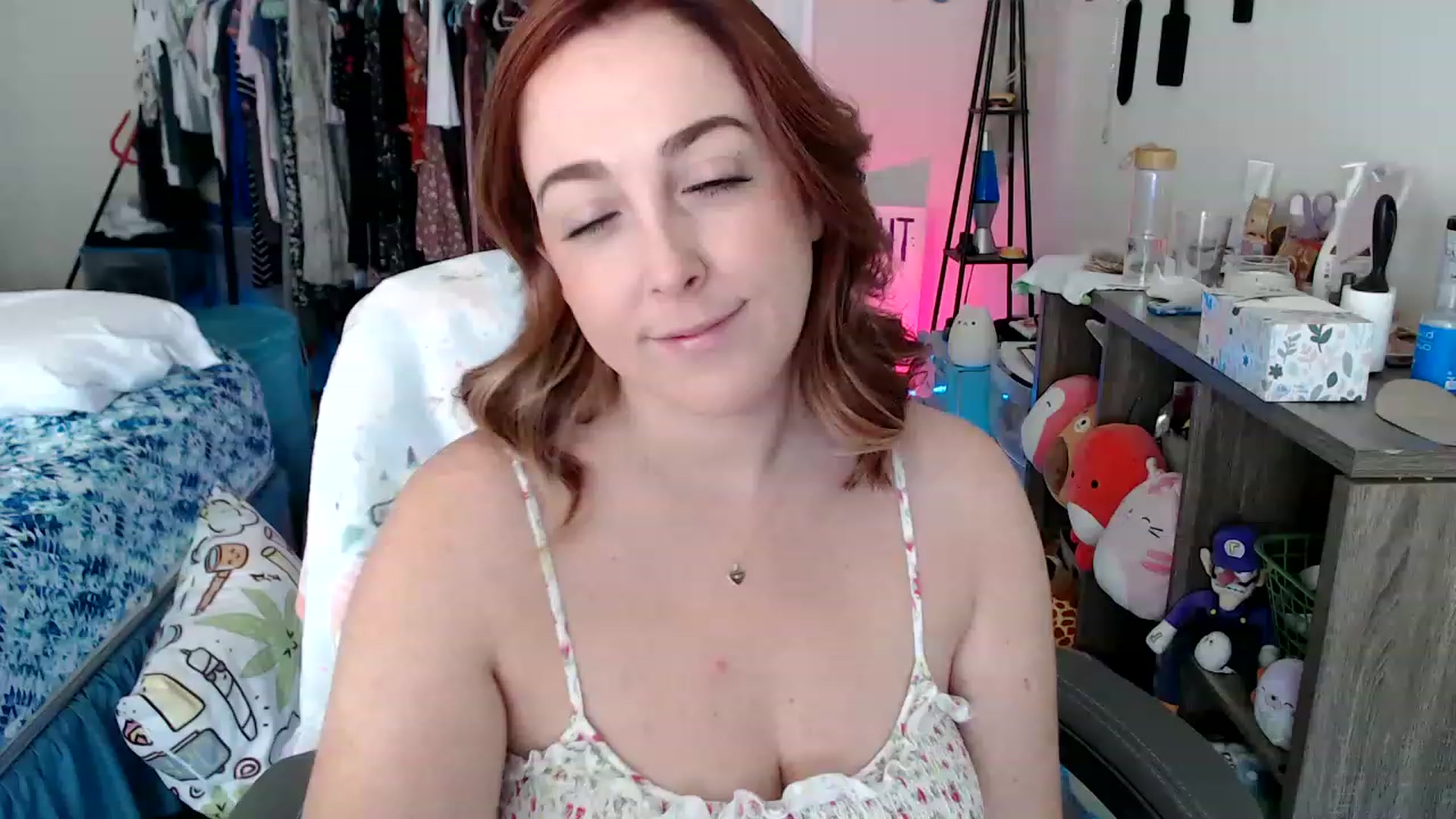 Gallery image thumbnail from Kittylacee's myfreecams stream on, 06/10/2023, 13:43 image 2 of 20