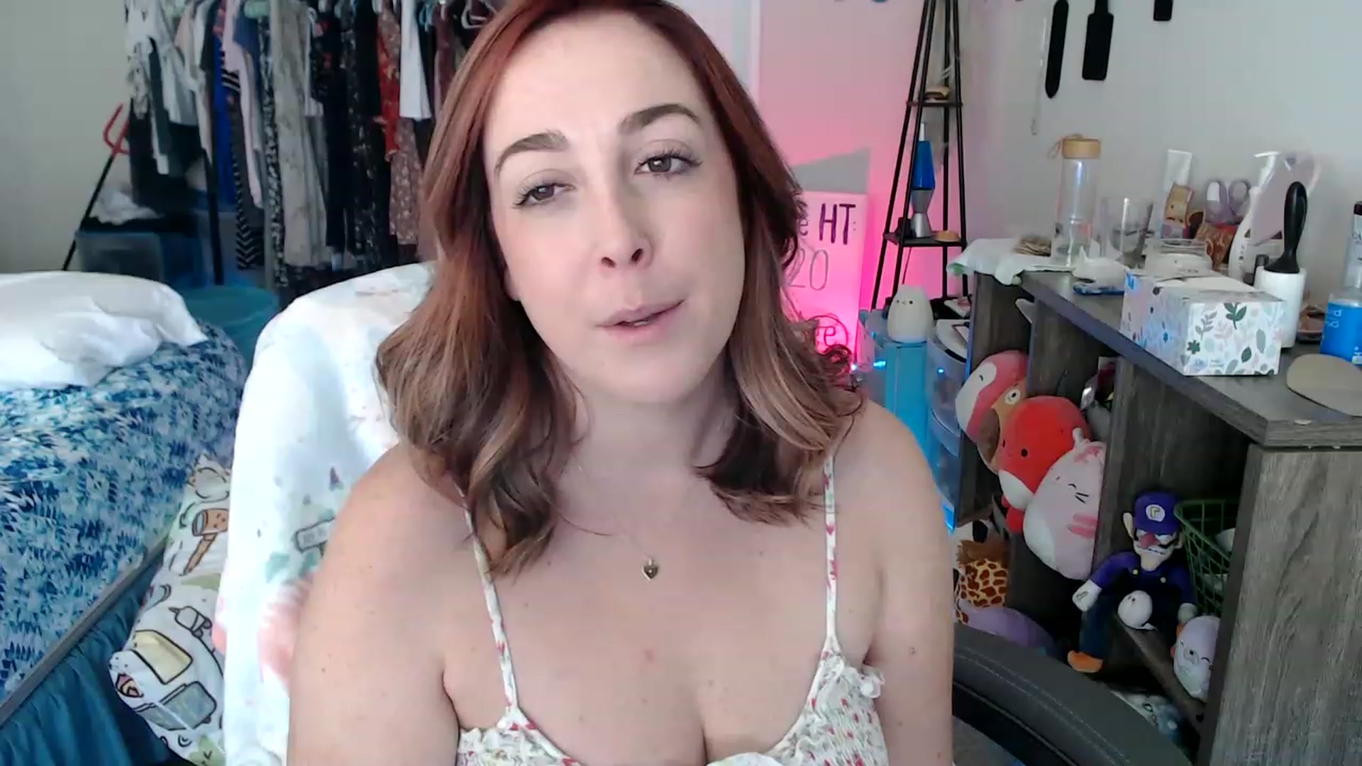 Gallery image thumbnail from Kittylacee's myfreecams stream on, 06/10/2023, 13:43 image 6 of 20