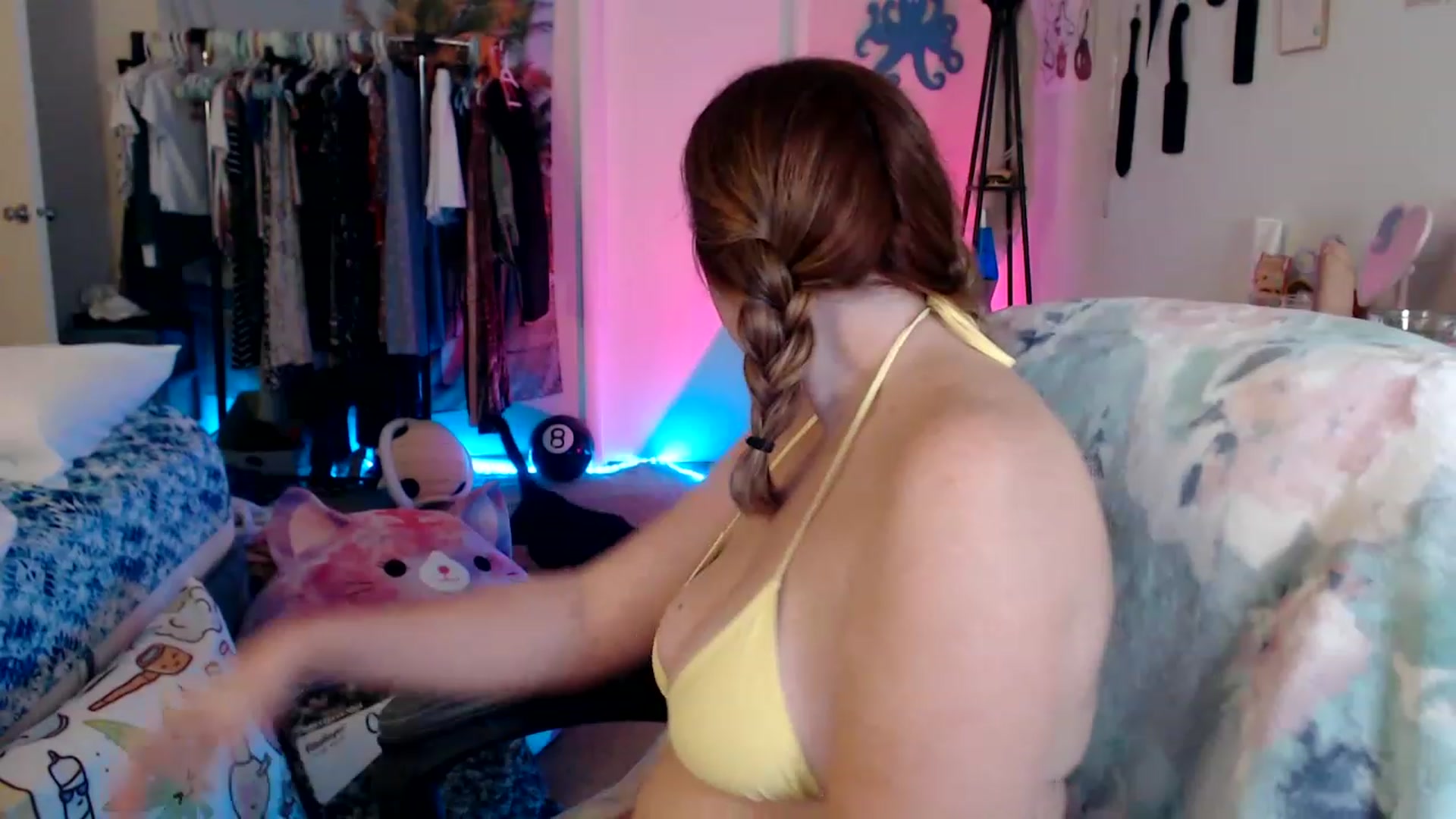 Gallery image thumbnail from Kittylacee's myfreecams stream on, 06/30/2023, 08:53 image 4 of 20