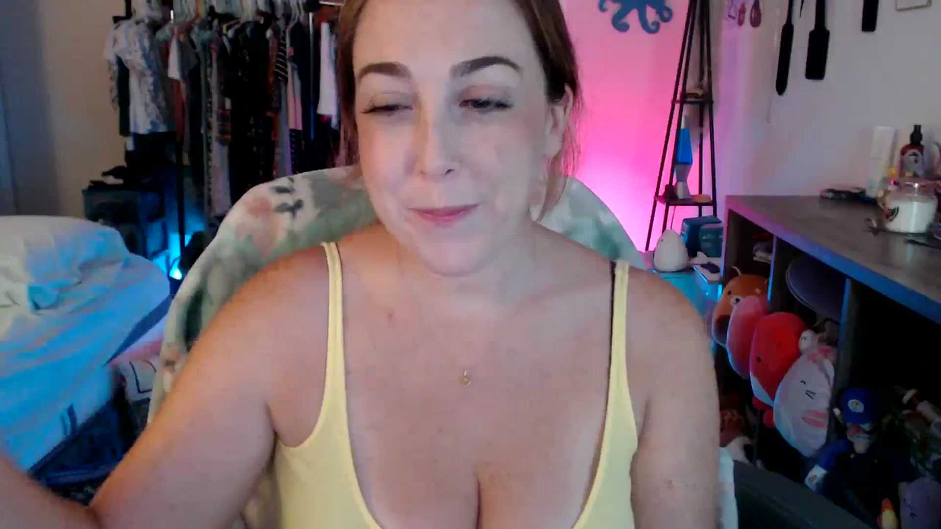 Gallery image thumbnail from Kittylacee's myfreecams stream on, 08/13/2023, 01:43 image 6 of 20