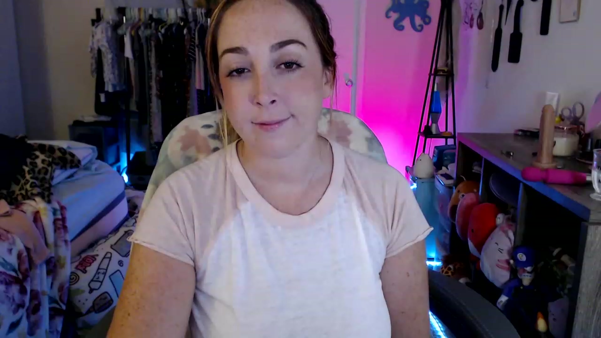 Gallery image thumbnail from Kittylacee's myfreecams stream on, 08/23/2023, 04:07 image 13 of 20