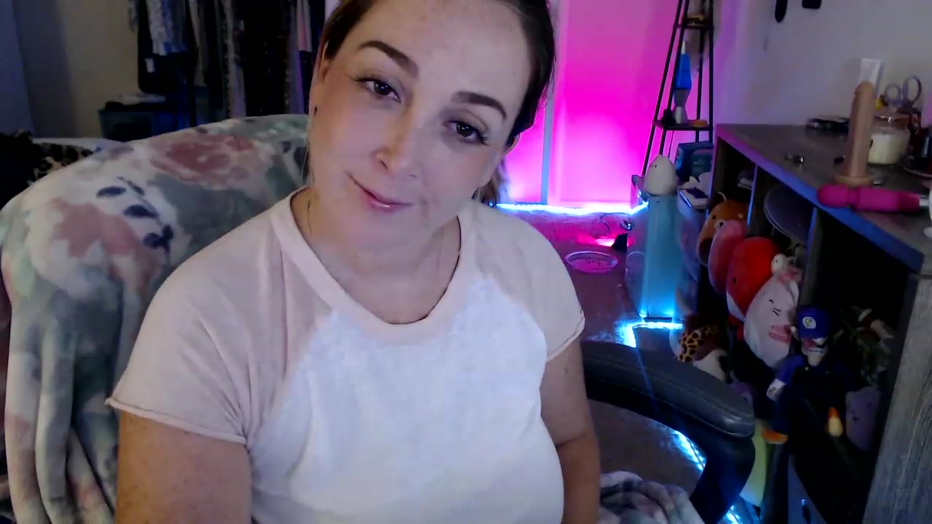 Gallery image thumbnail from Kittylacee's myfreecams stream on, 08/23/2023, 04:07 image 20 of 20
