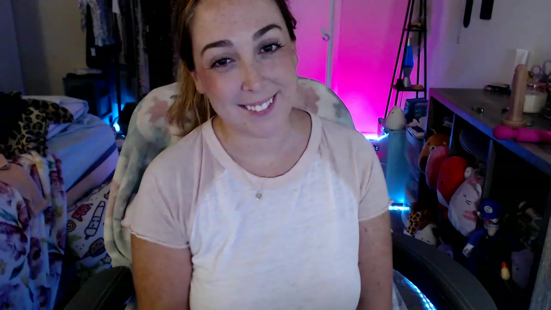 Gallery image thumbnail from Kittylacee's myfreecams stream on, 08/23/2023, 04:07 image 5 of 20