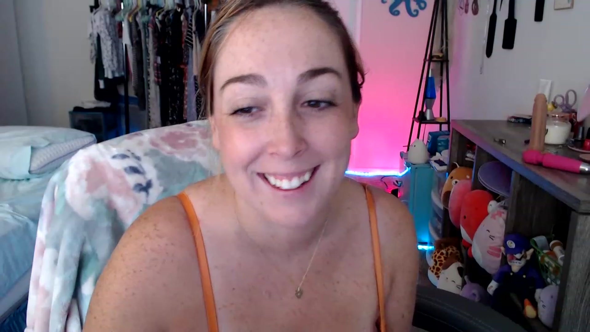 Gallery image thumbnail from Kittylacee's myfreecams stream on, 08/23/2023, 15:57 image 9 of 20