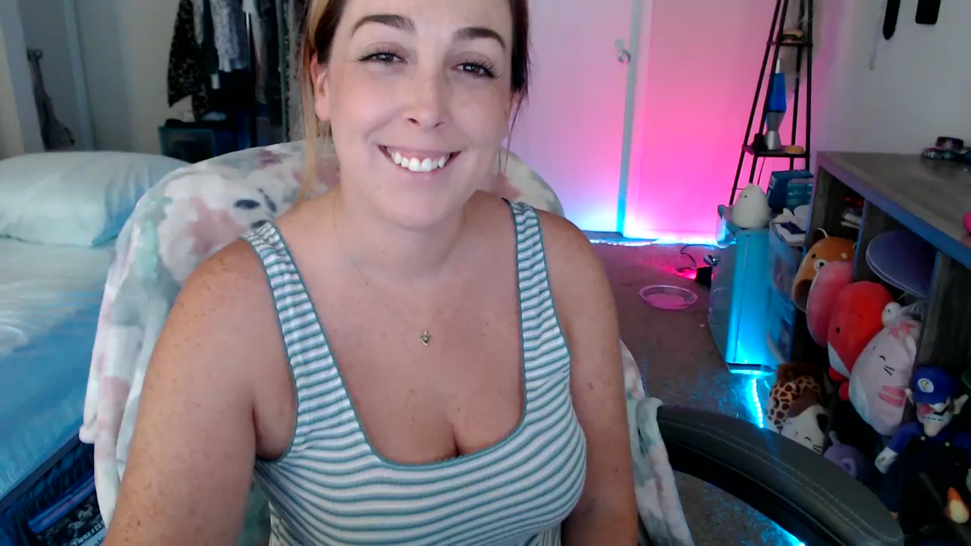 Gallery image thumbnail from Kittylacee's myfreecams stream on, 08/26/2023, 13:53 image 1 of 20
