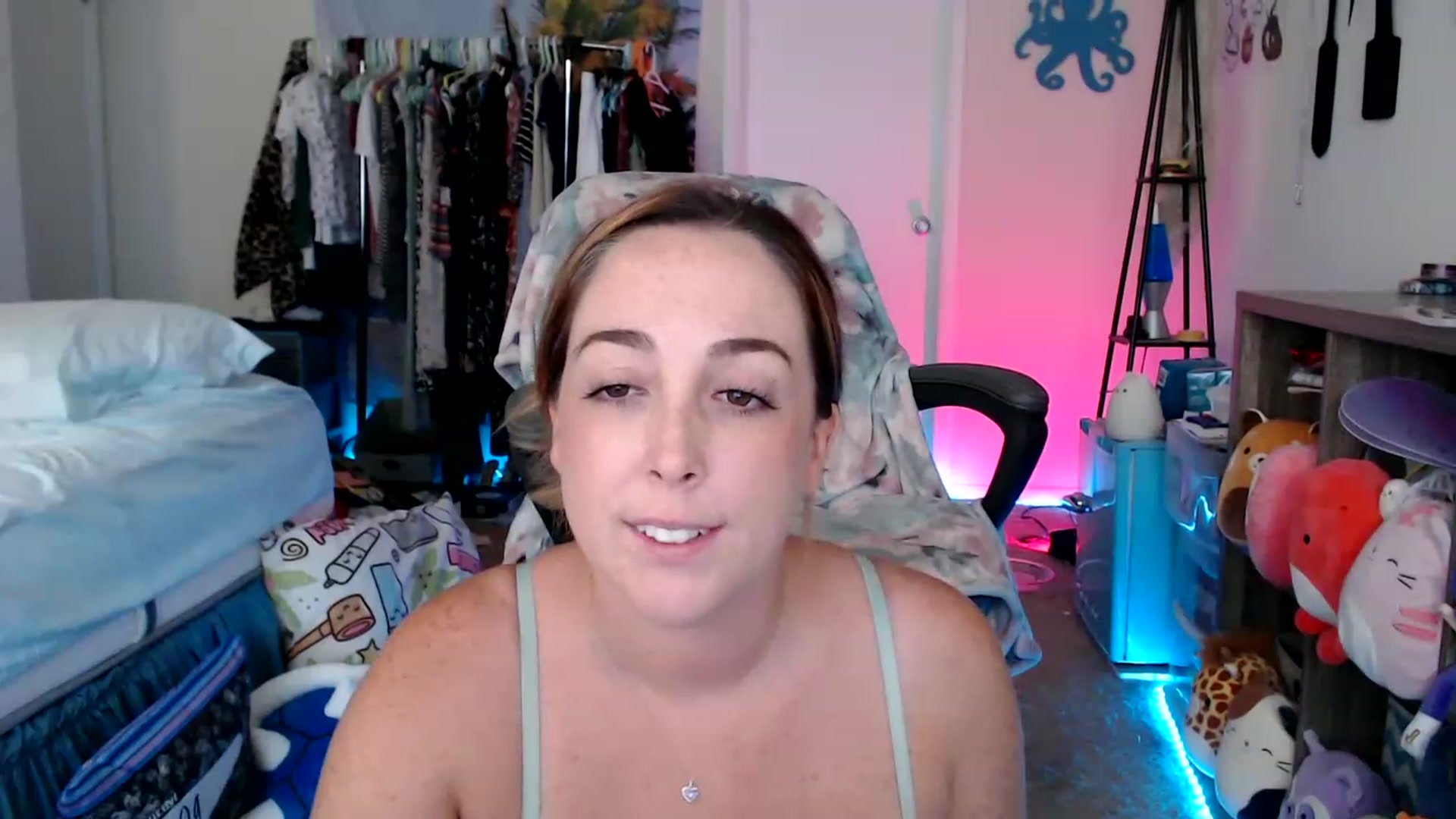 Gallery image thumbnail from Kittylacee's myfreecams stream on, 08/26/2023, 15:05 image 12 of 20