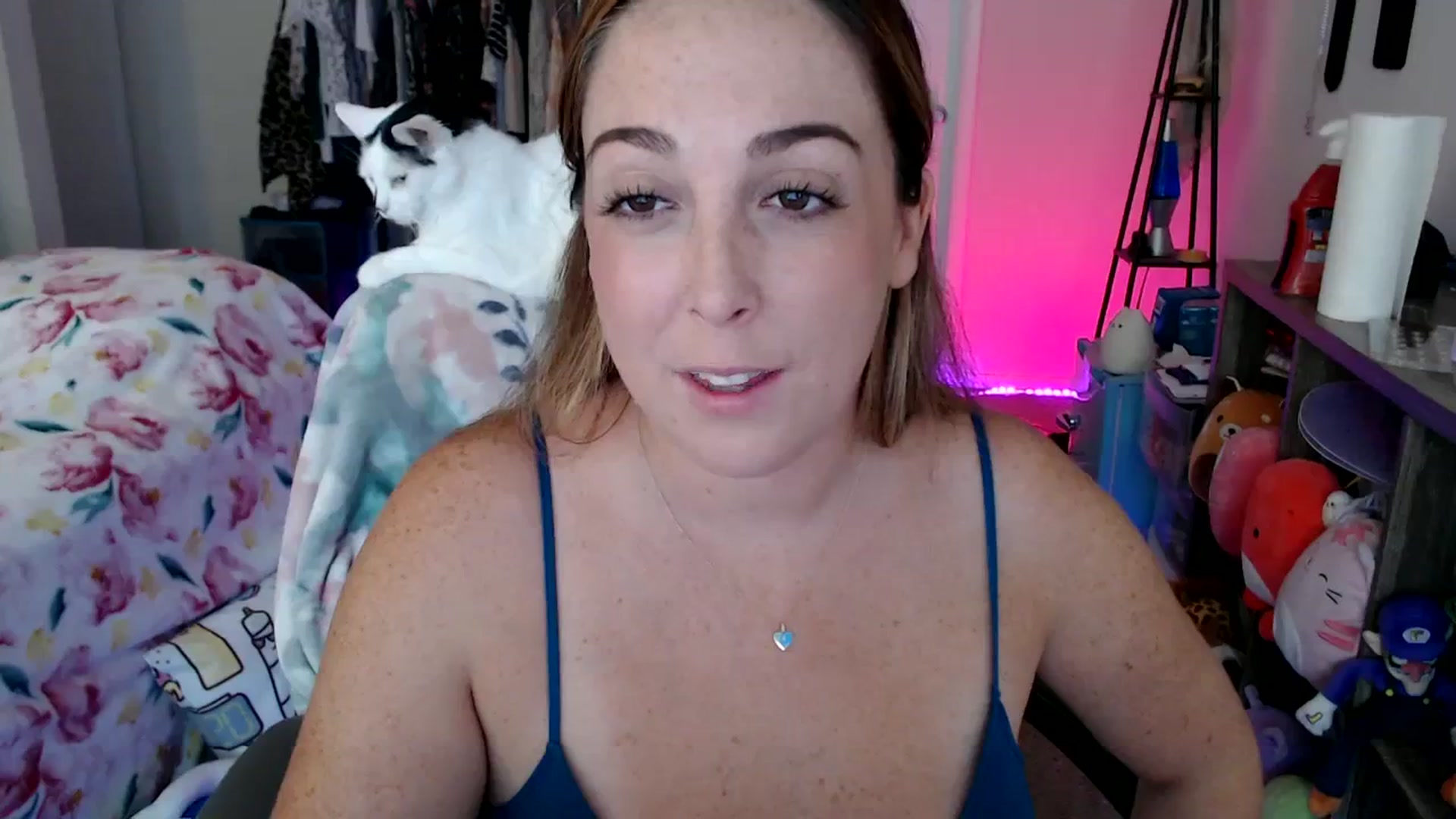 Gallery image thumbnail from Kittylacee's myfreecams stream on, 09/01/2023, 15:03 image 13 of 20
