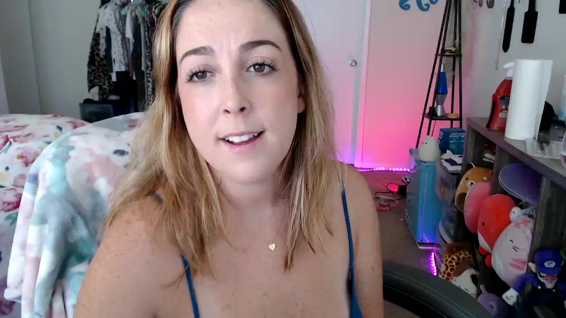 Gallery image thumbnail from Kittylacee's myfreecams stream on, 09/01/2023, 15:03 image 1 of 20