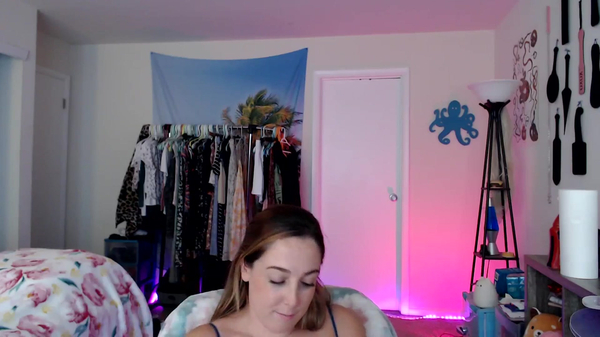 Gallery image thumbnail from Kittylacee's myfreecams stream on, 09/01/2023, 18:51 image 20 of 20