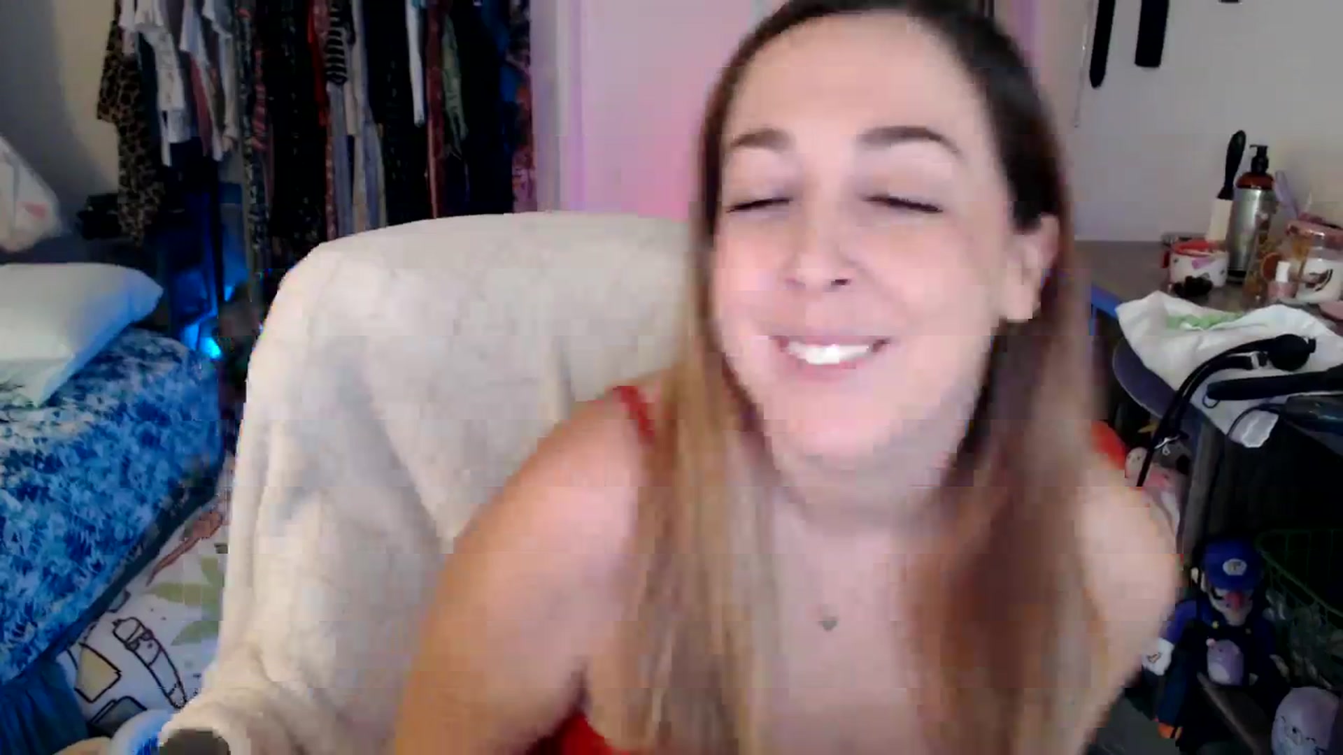Gallery image thumbnail from Kittylacee's myfreecams stream on, 12/07/2023, 13:23 image 15 of 20