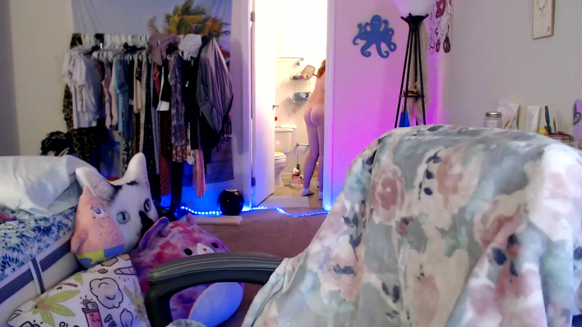 Gallery image thumbnail from Kittylacee's myfreecams stream on, 11/24/2024, 09:13 image 3 of 20