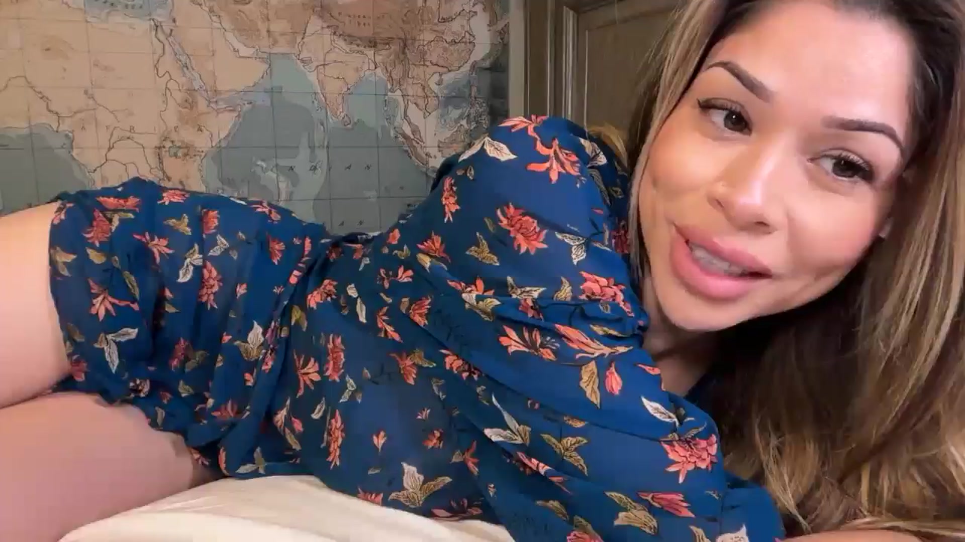 Gallery image thumbnail from Kittylick420's myfreecams stream on, 06/20/2025, 13:54 image 12 of 20