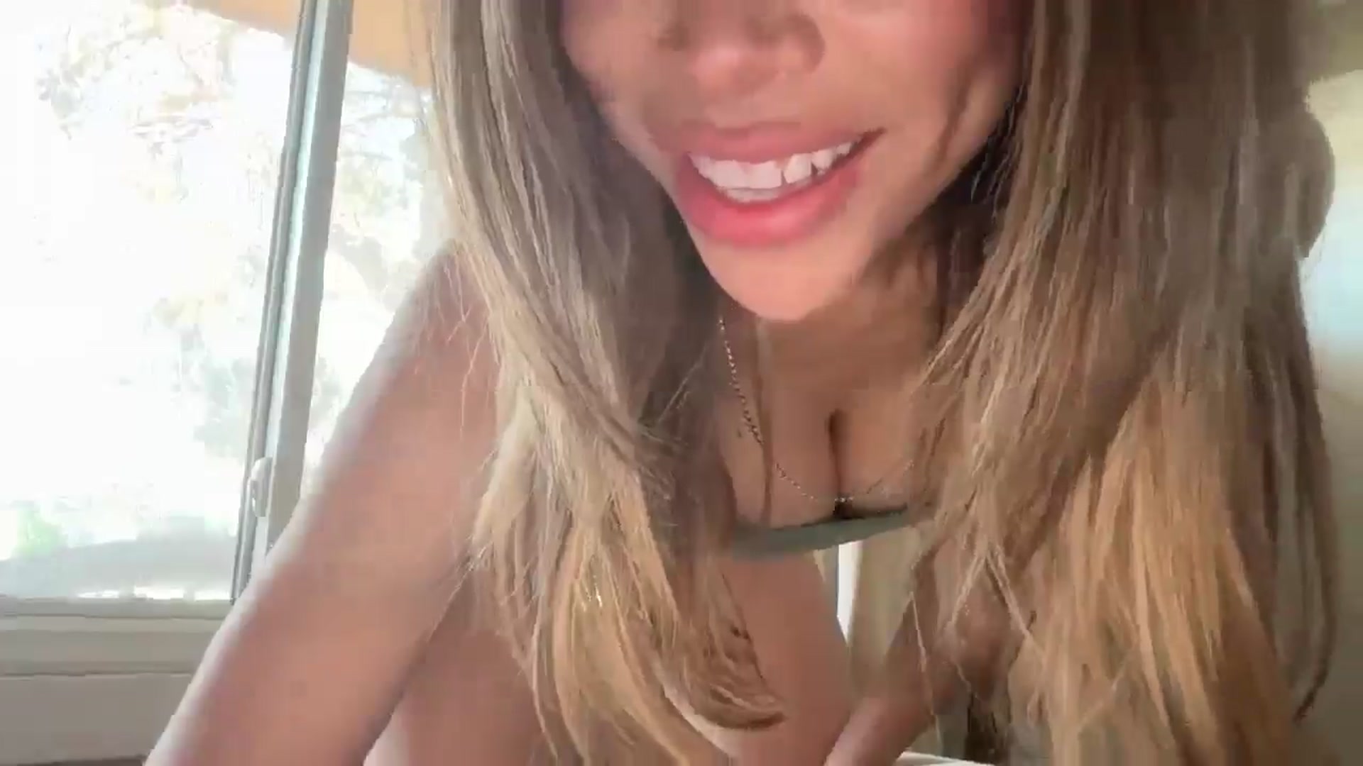Gallery image thumbnail from Kittylick420's myfreecams stream on, 07/13/2025, 18:00 image 15 of 20