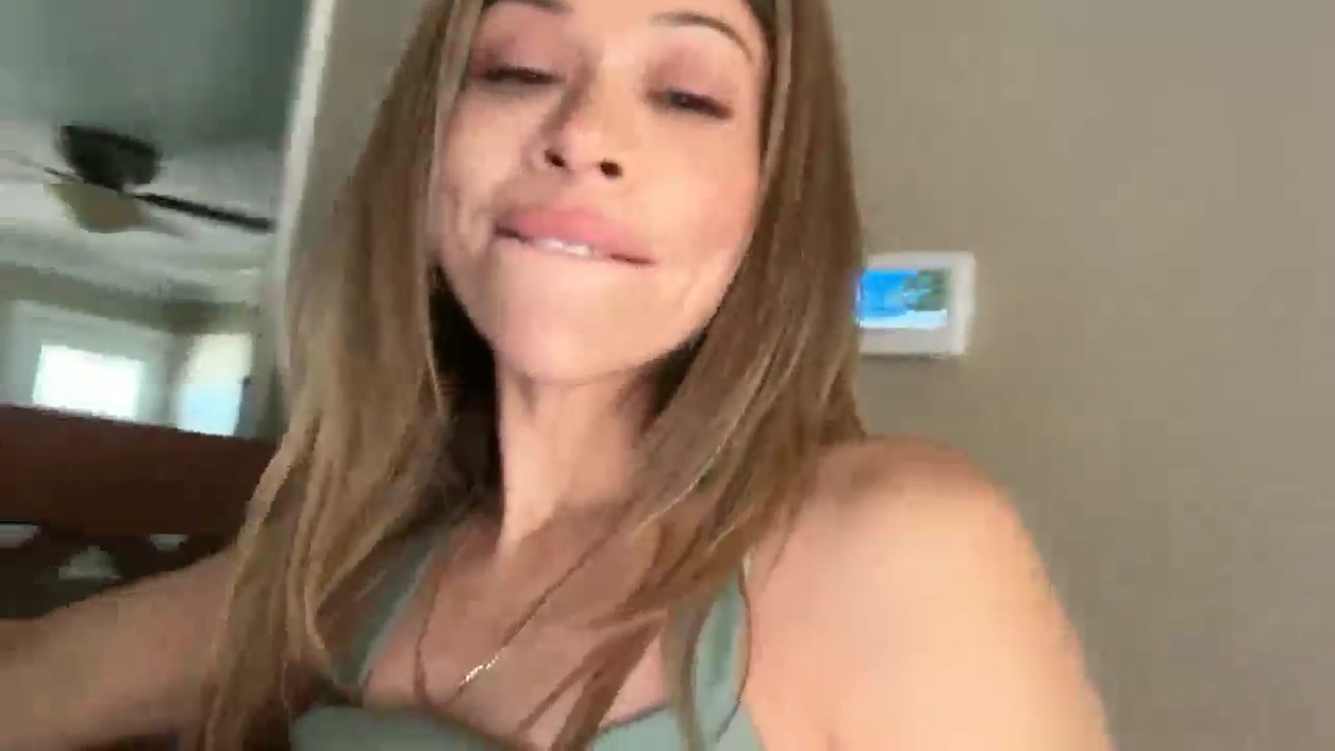 Gallery image thumbnail from Kittylick420's myfreecams stream on, 07/13/2025, 19:36 image 7 of 20
